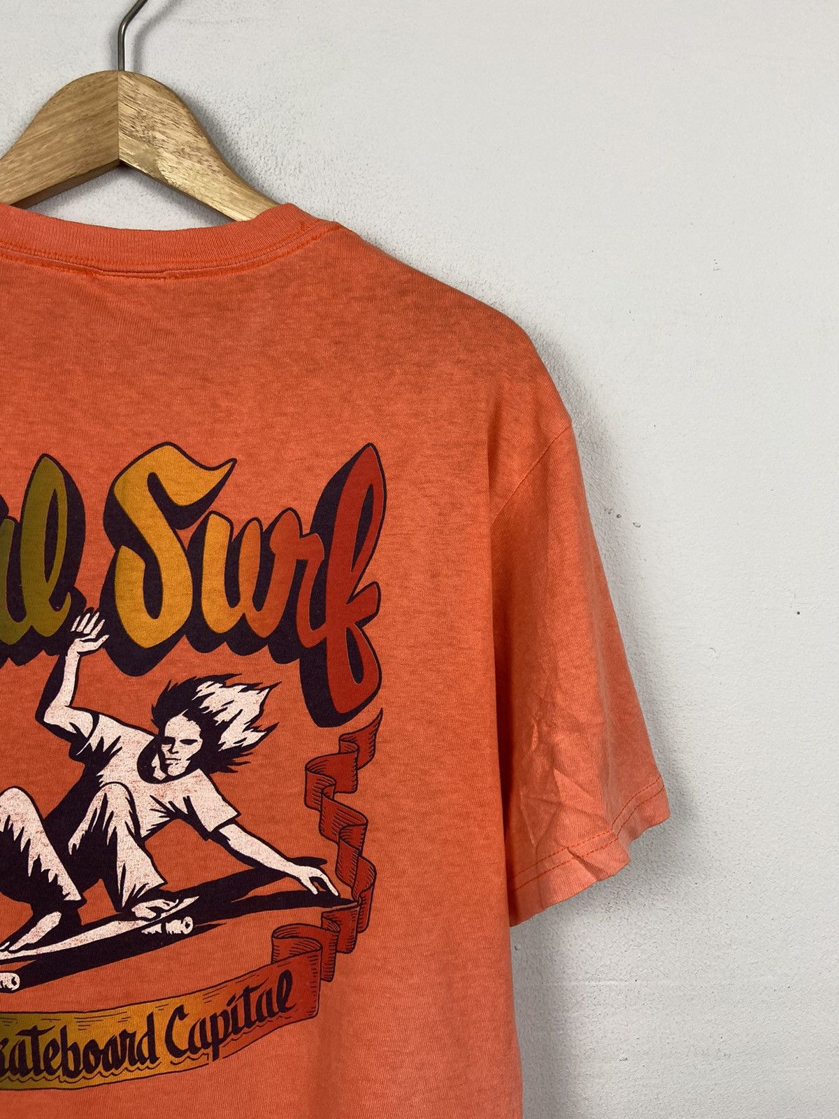Vintage Vintage 90s Val Surf Skateboard Surf Tee Size US M / EU 48-50 / 2 - 2 Thumbnail