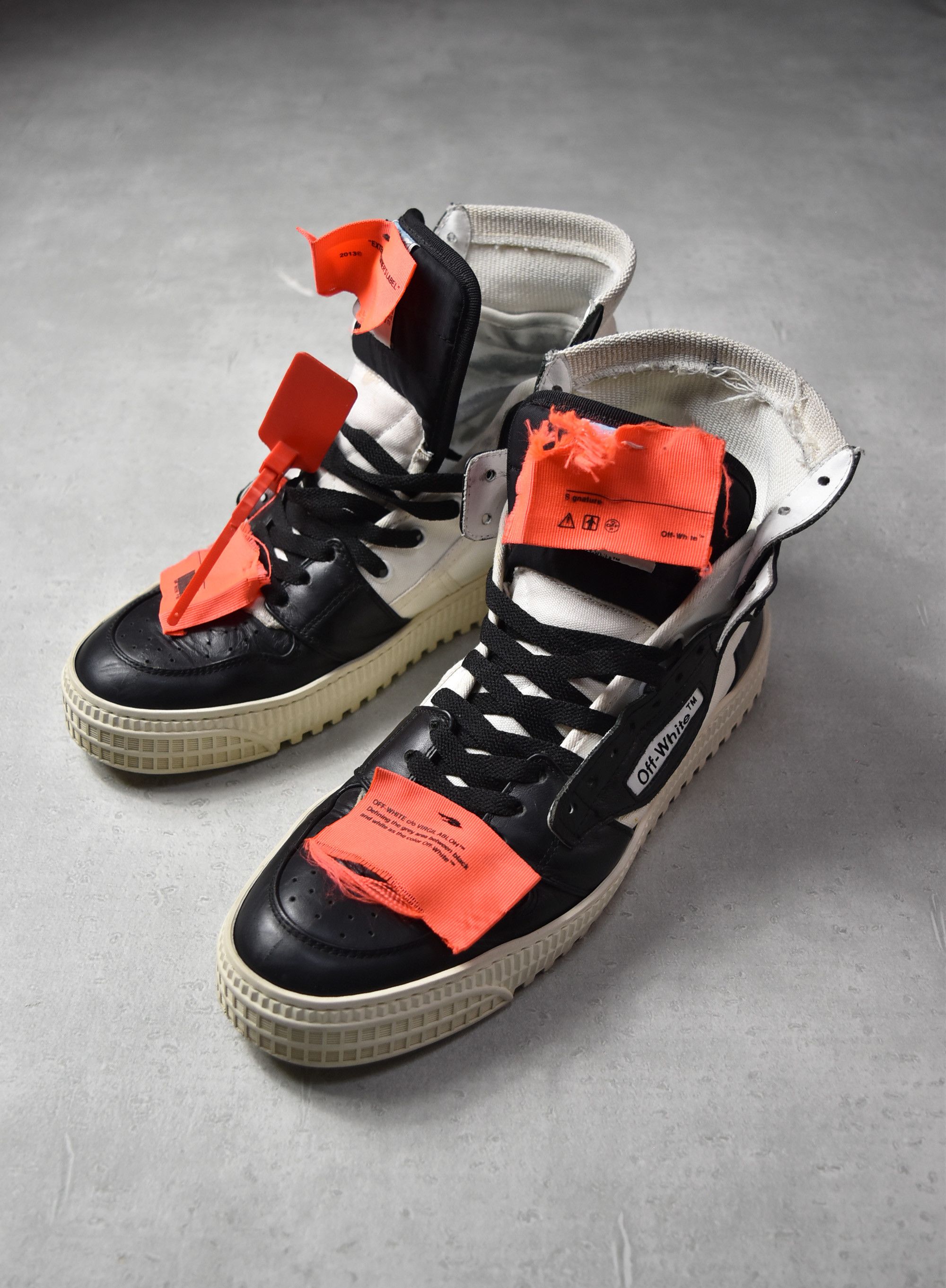 Off-White Off Court 3.0 sneaker shoes/29261 - 868 218 Size US 9.5 / EU 42-43 - 1 Thumbnail