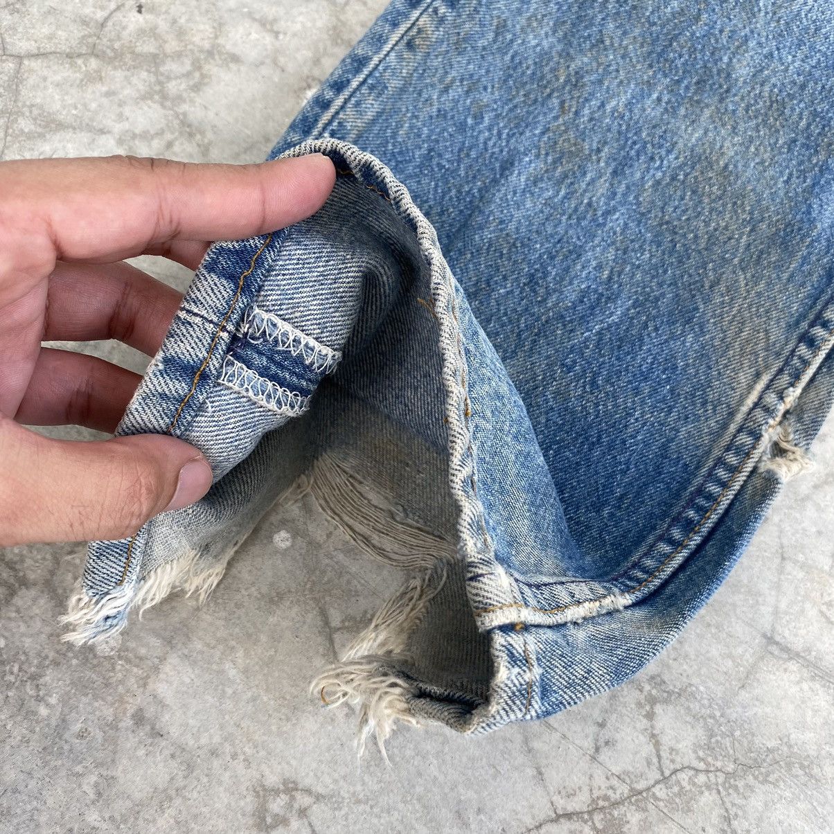 Levi's Vintage 90’s Levis 501 Mud Washed Ripped Denim Jeans Size US 32 / EU 48 - 7 Thumbnail