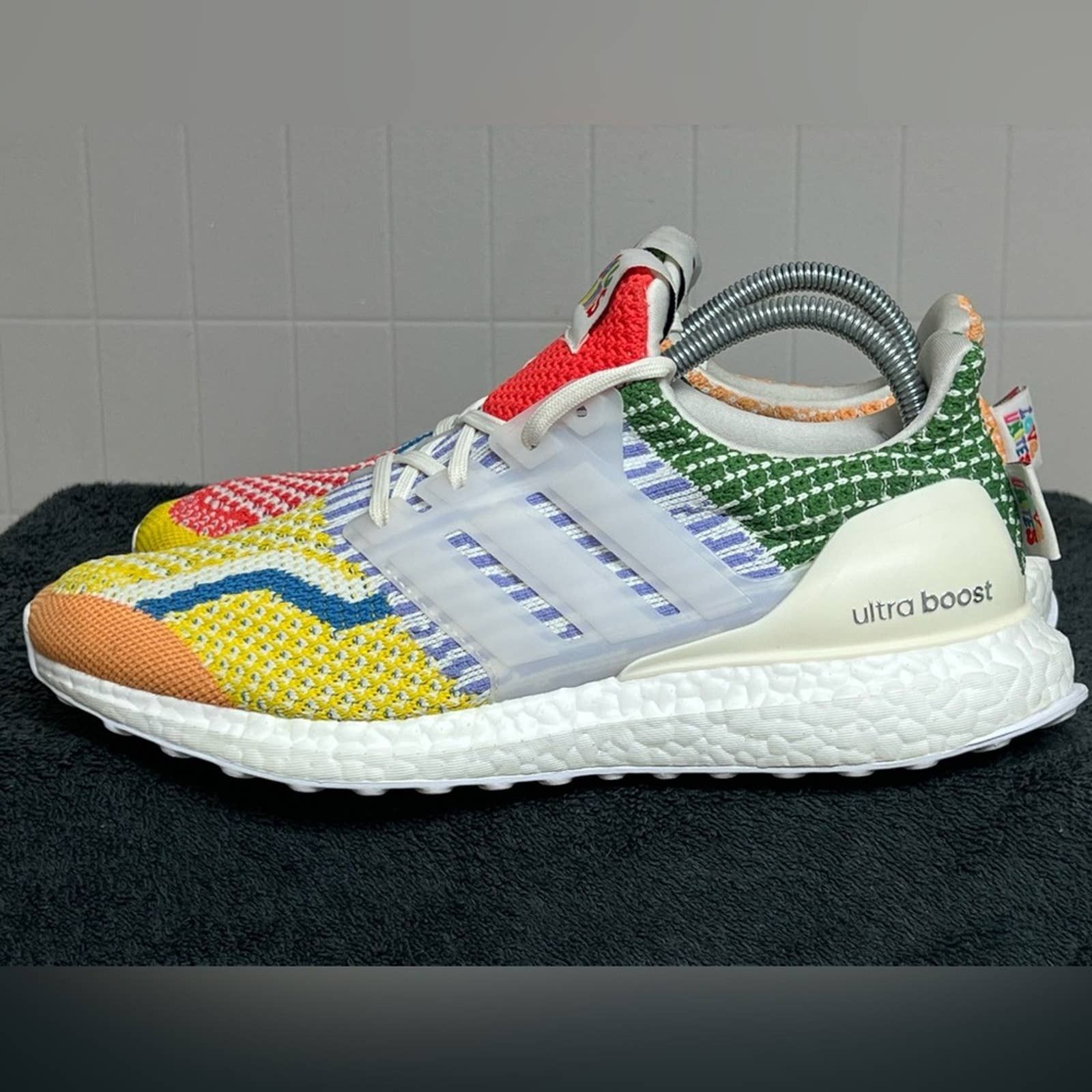 Adidas UltraBoost DNA Pride Love Unites 2021 LIKE NEW