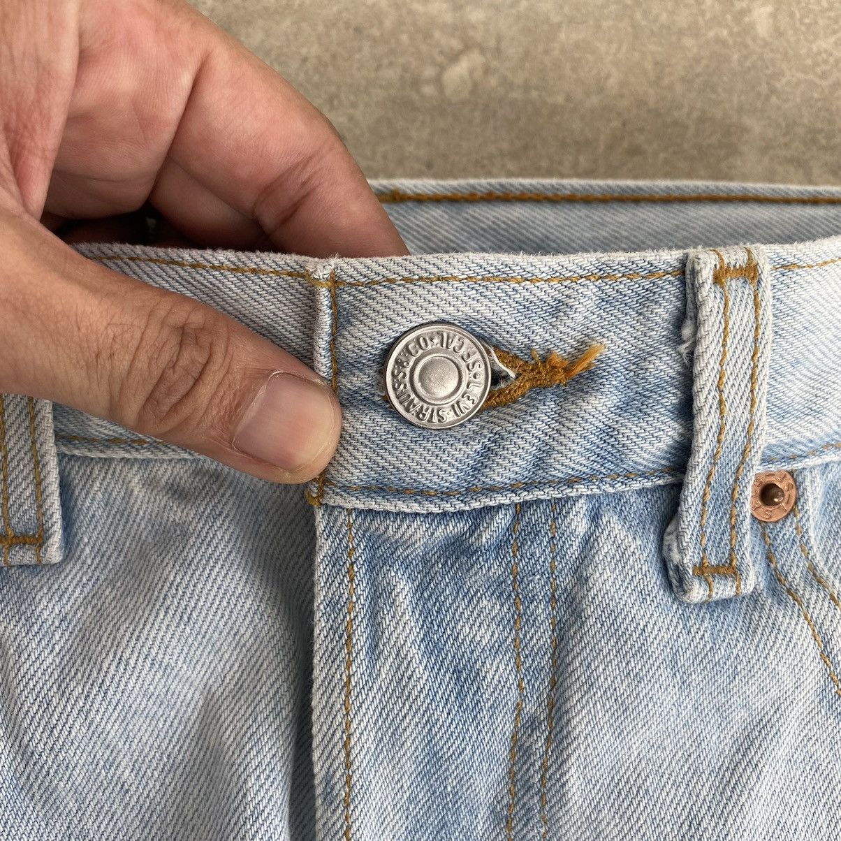 Levi's Vintage 1995 Levis 501 Light Blue Denim Jeans Size US 31 - 9 Thumbnail
