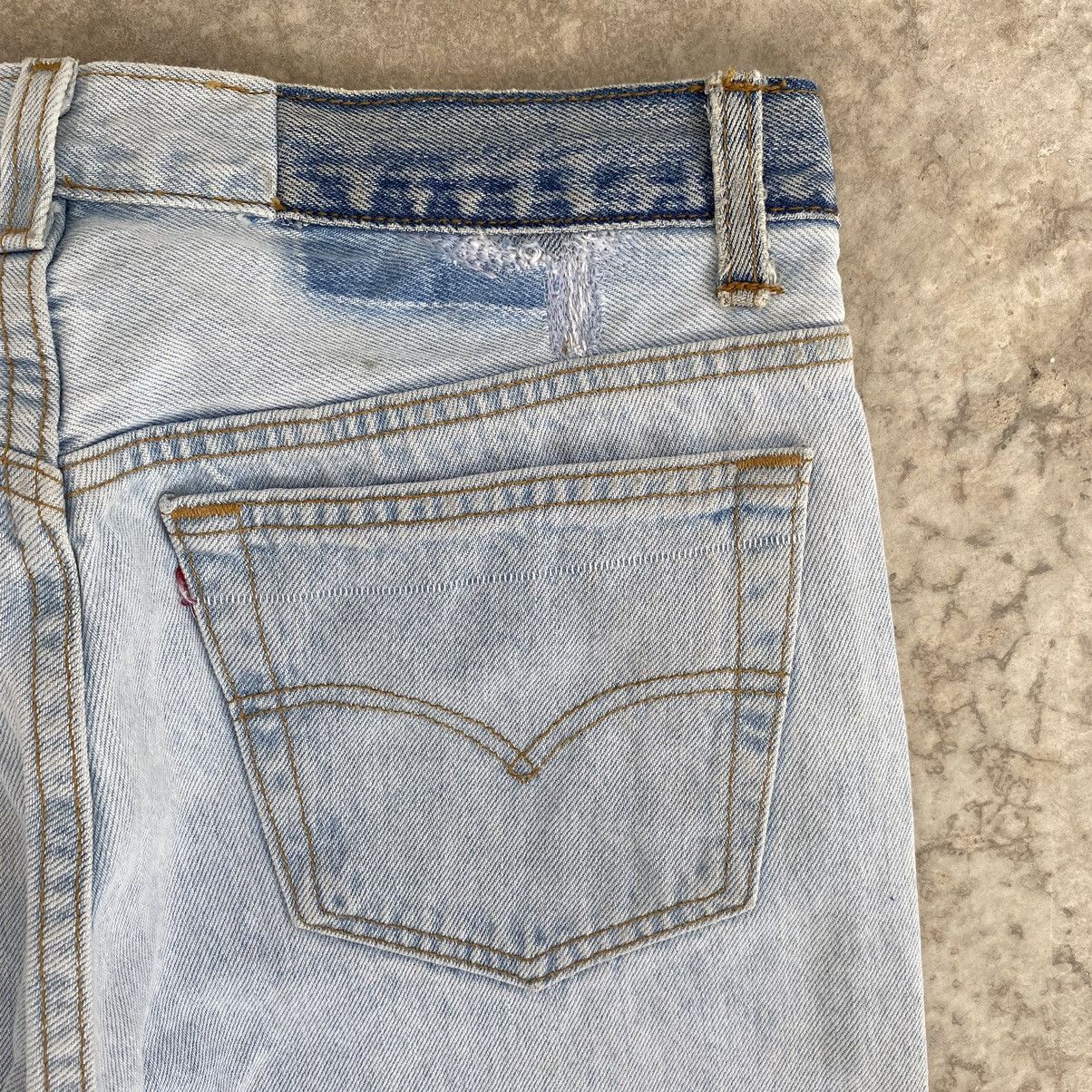 Levi's Vintage 1995 Levis 501 Light Blue Denim Jeans Size US 31 - 19 Thumbnail