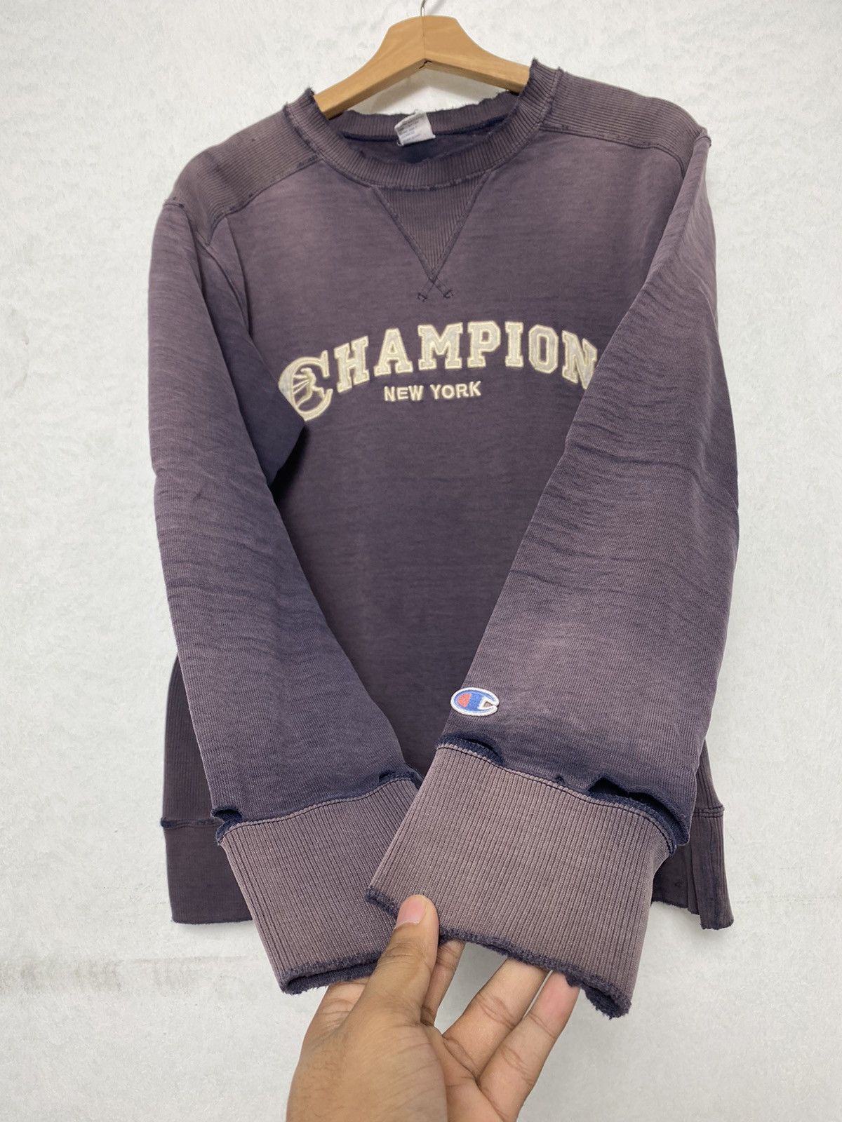 Champion Vintage Champion Reverse Weave/ Travis Kanye Scott Size US M / EU 48-50 / 2 - 6 Thumbnail