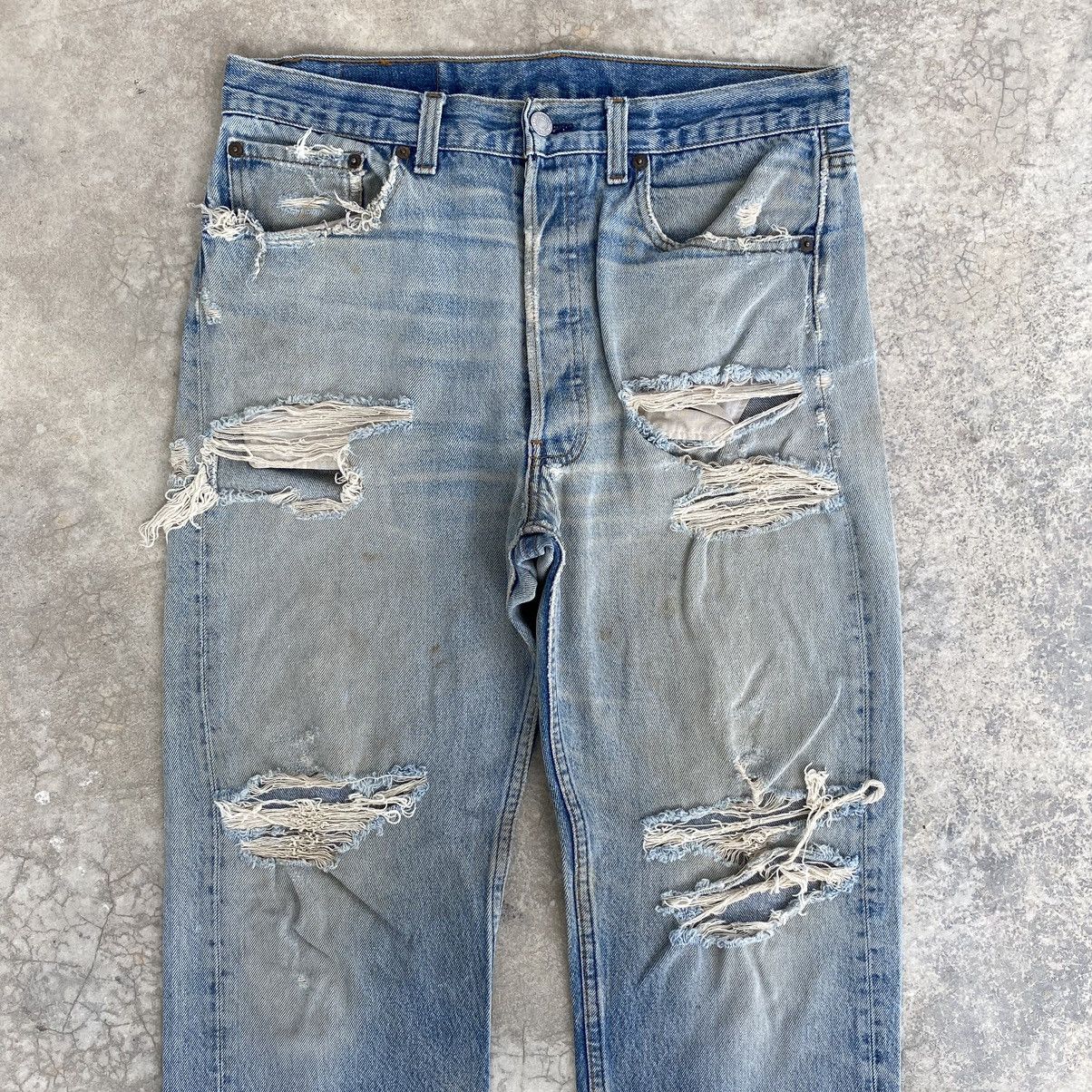 Levi's Thrashed! Vintage 90’s Levis 501 Distressed Jeans Size US 32 / EU 48 - 2 Thumbnail