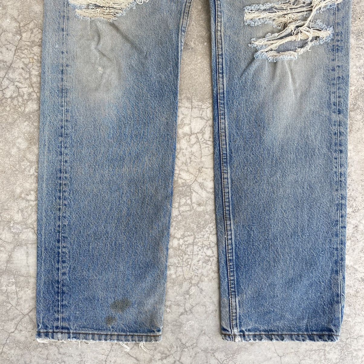 Levi's Thrashed! Vintage 90’s Levis 501 Distressed Jeans Size US 32 / EU 48 - 6 Thumbnail