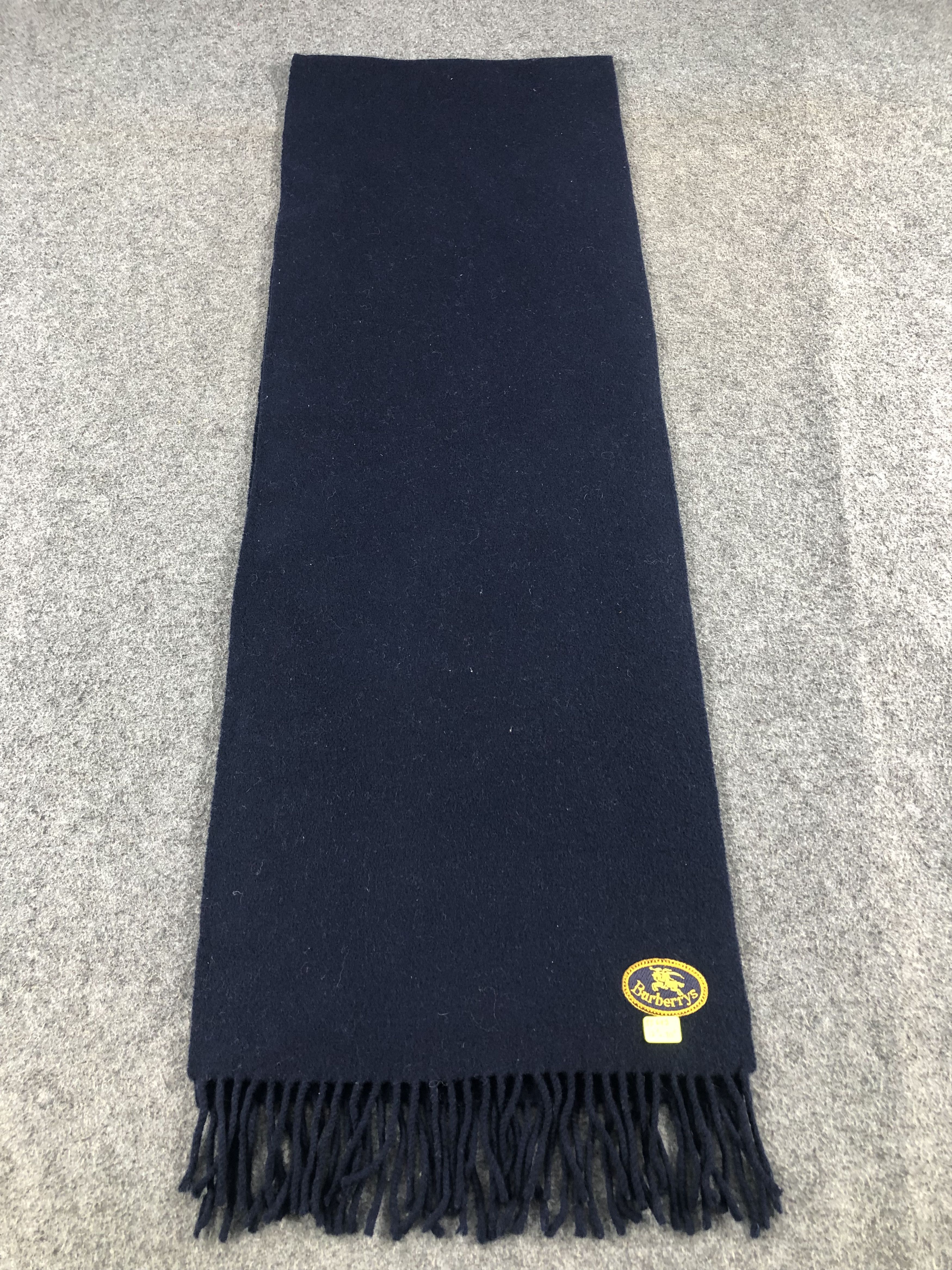 Burberry Burberrys Scarf / Muffler / Neckwear Size ONE SIZE - 3 Thumbnail
