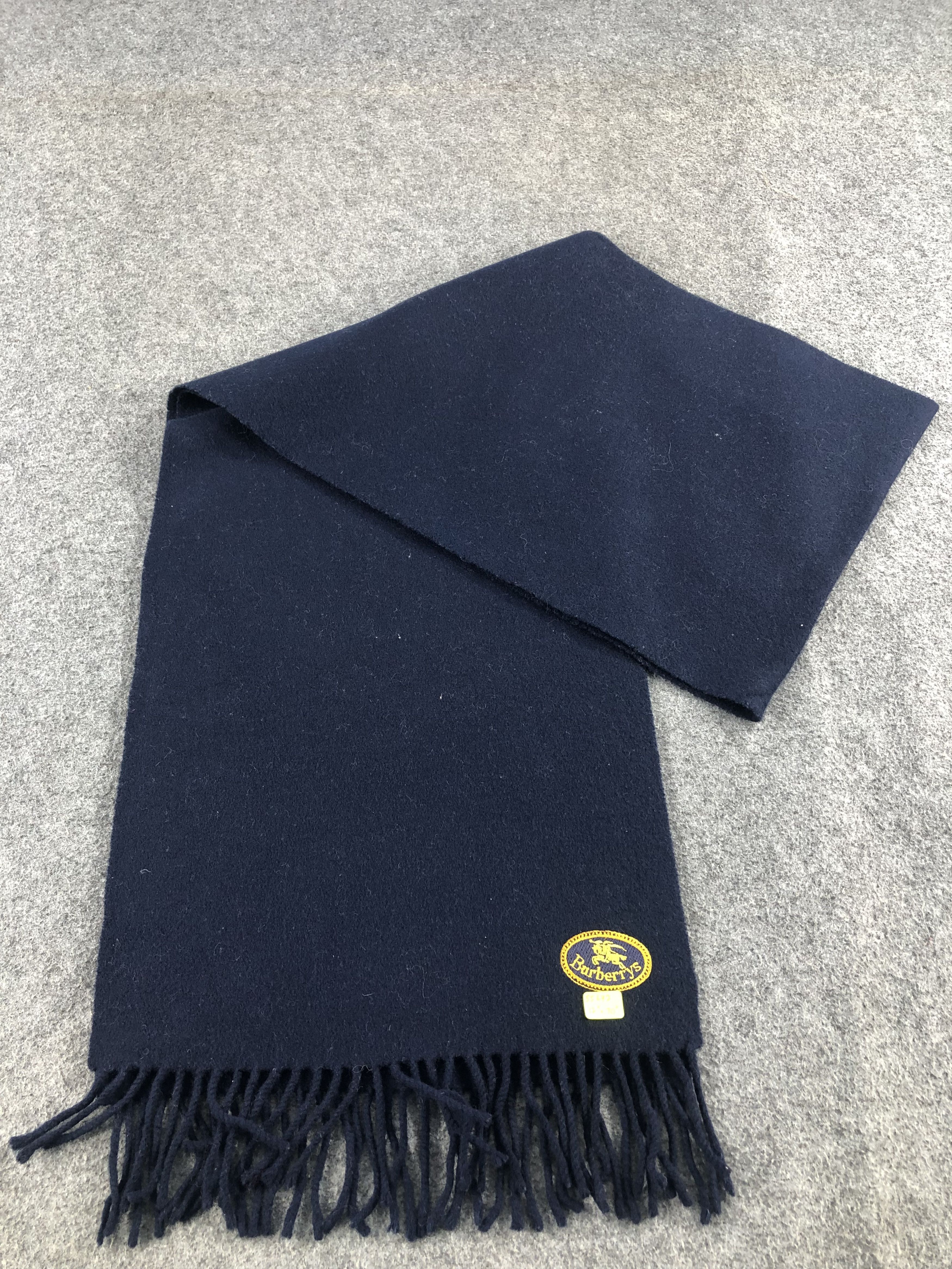 Burberry Burberrys Scarf / Muffler / Neckwear Size ONE SIZE - 6 Thumbnail