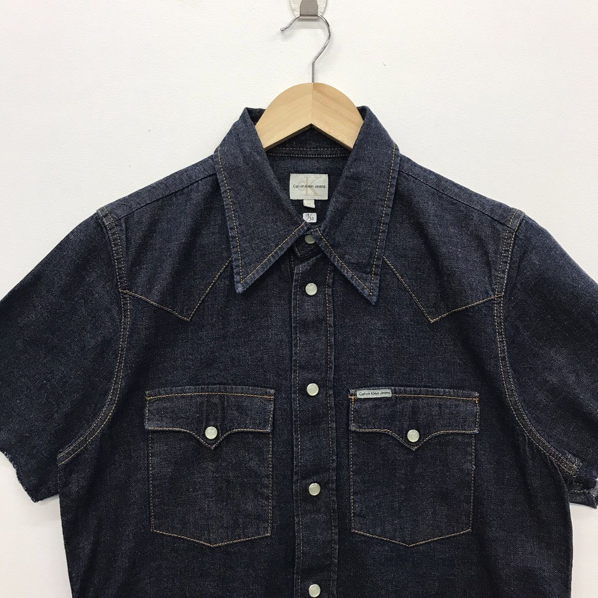 Calvin Klein × Vintage *Rare!! Vintage Calvin Klein Denim Jeans Button Shirt Size US M / EU 48-50 / 2 - 2 Thumbnail