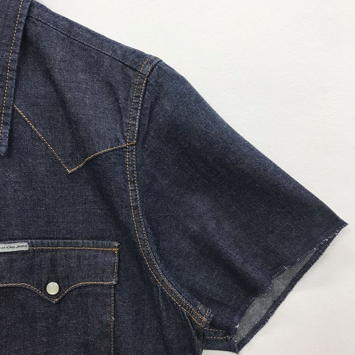 Calvin Klein × Vintage *Rare!! Vintage Calvin Klein Denim Jeans Button Shirt Size US M / EU 48-50 / 2 - 4 Thumbnail