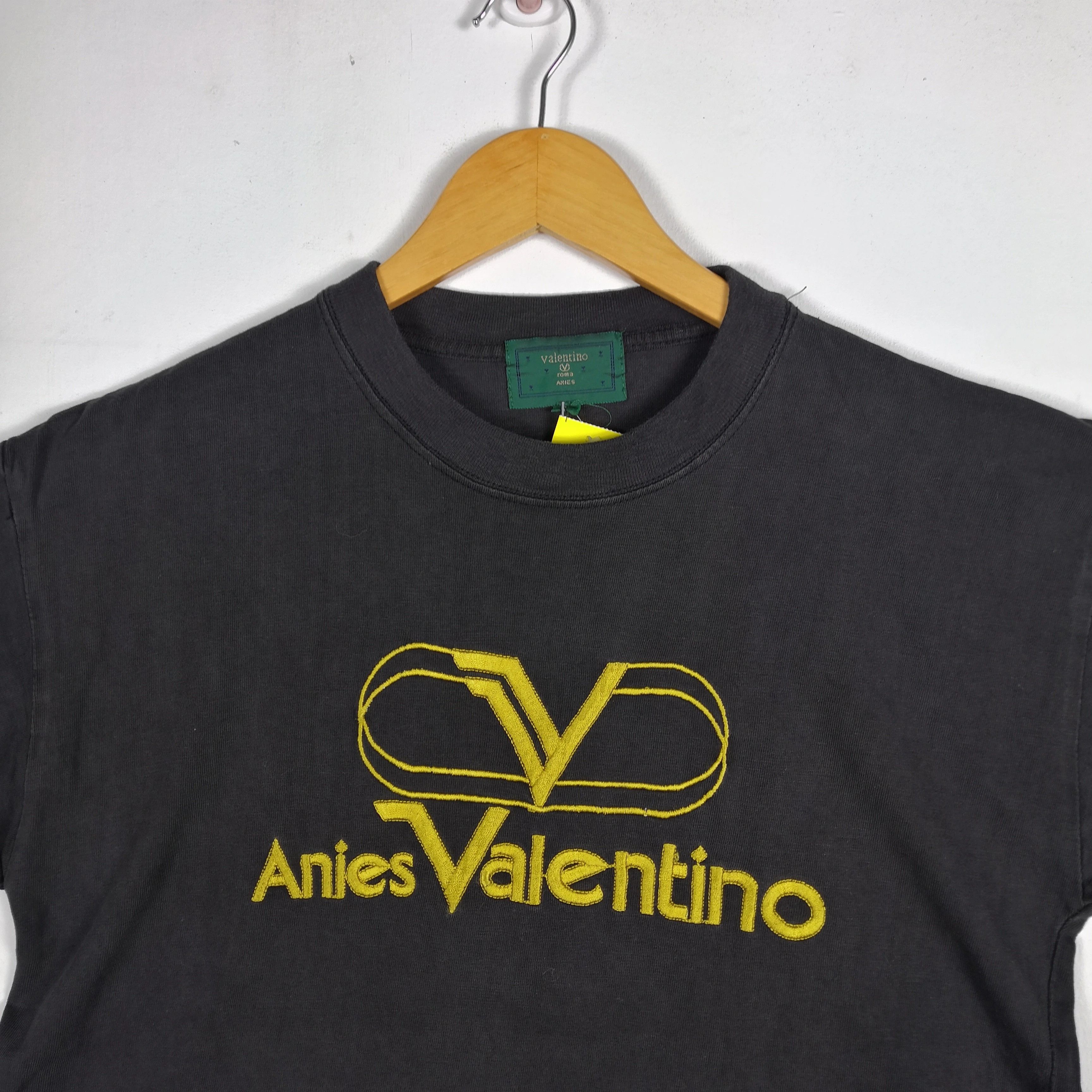 Vintage 90s Anies Valentino T-Shirt Valentino Crewneck Tees