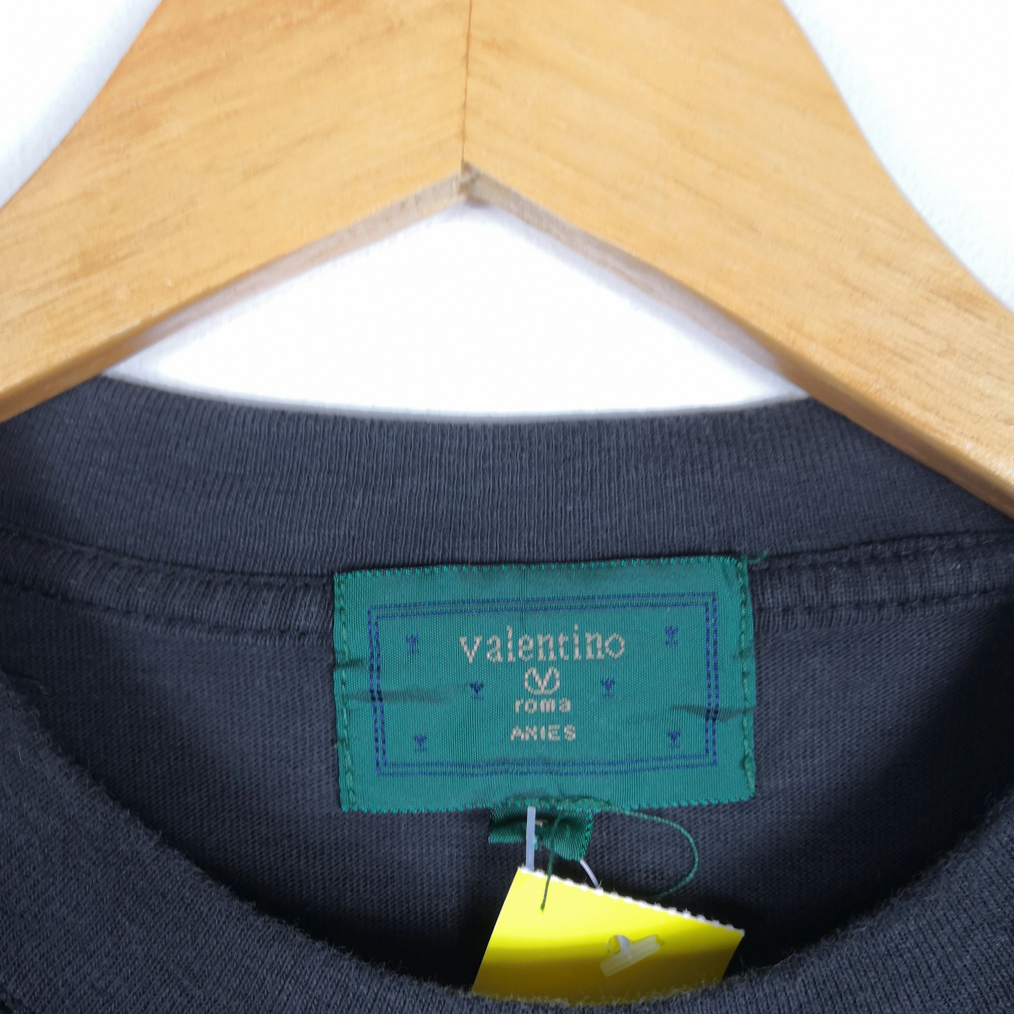 Vintage 90s Anies Valentino T-Shirt Valentino Crewneck Tees