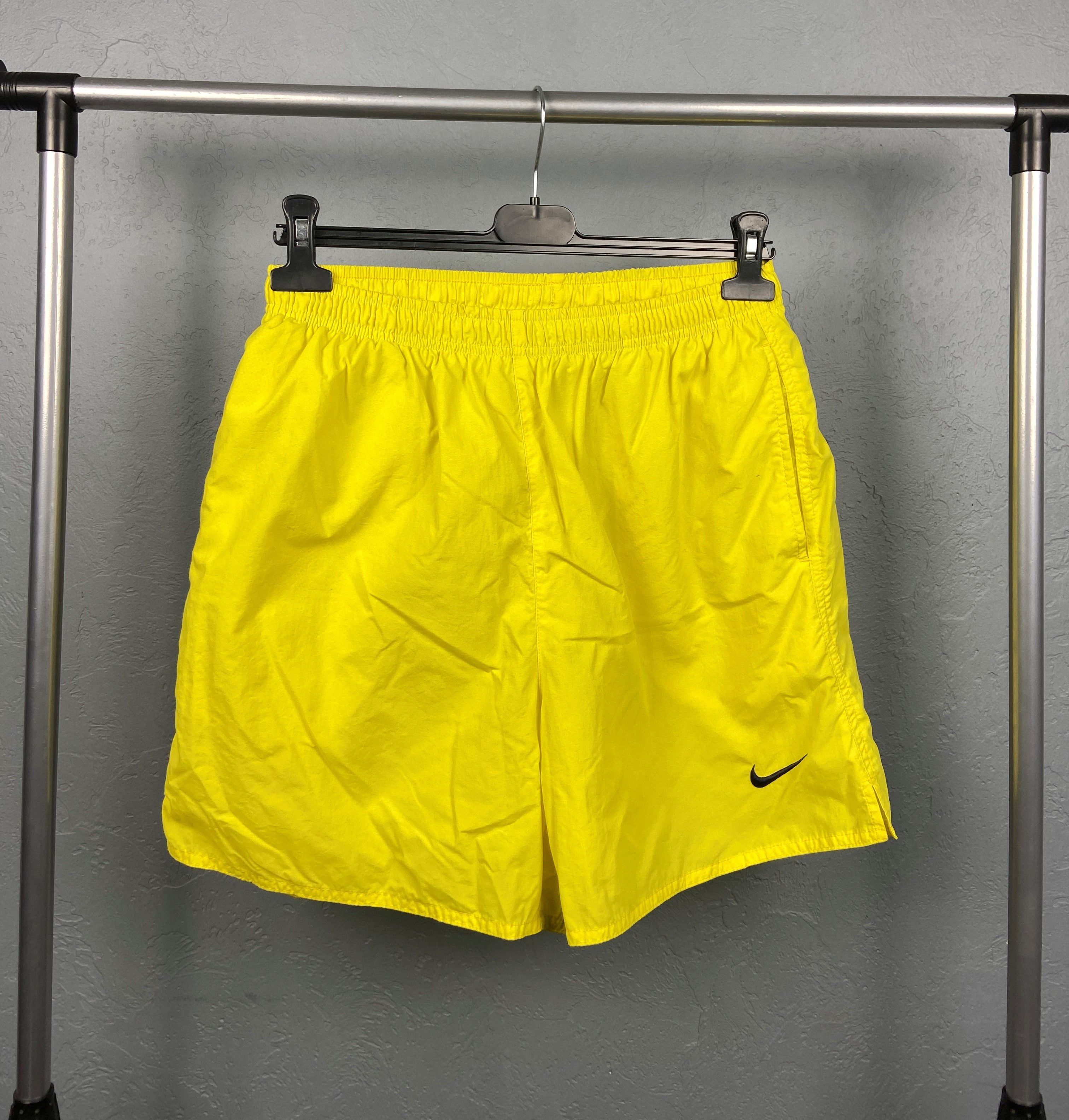Nike Nike 90s Vintage Mens Nylon Shorts Size US 32 / EU 48 - 3 Thumbnail