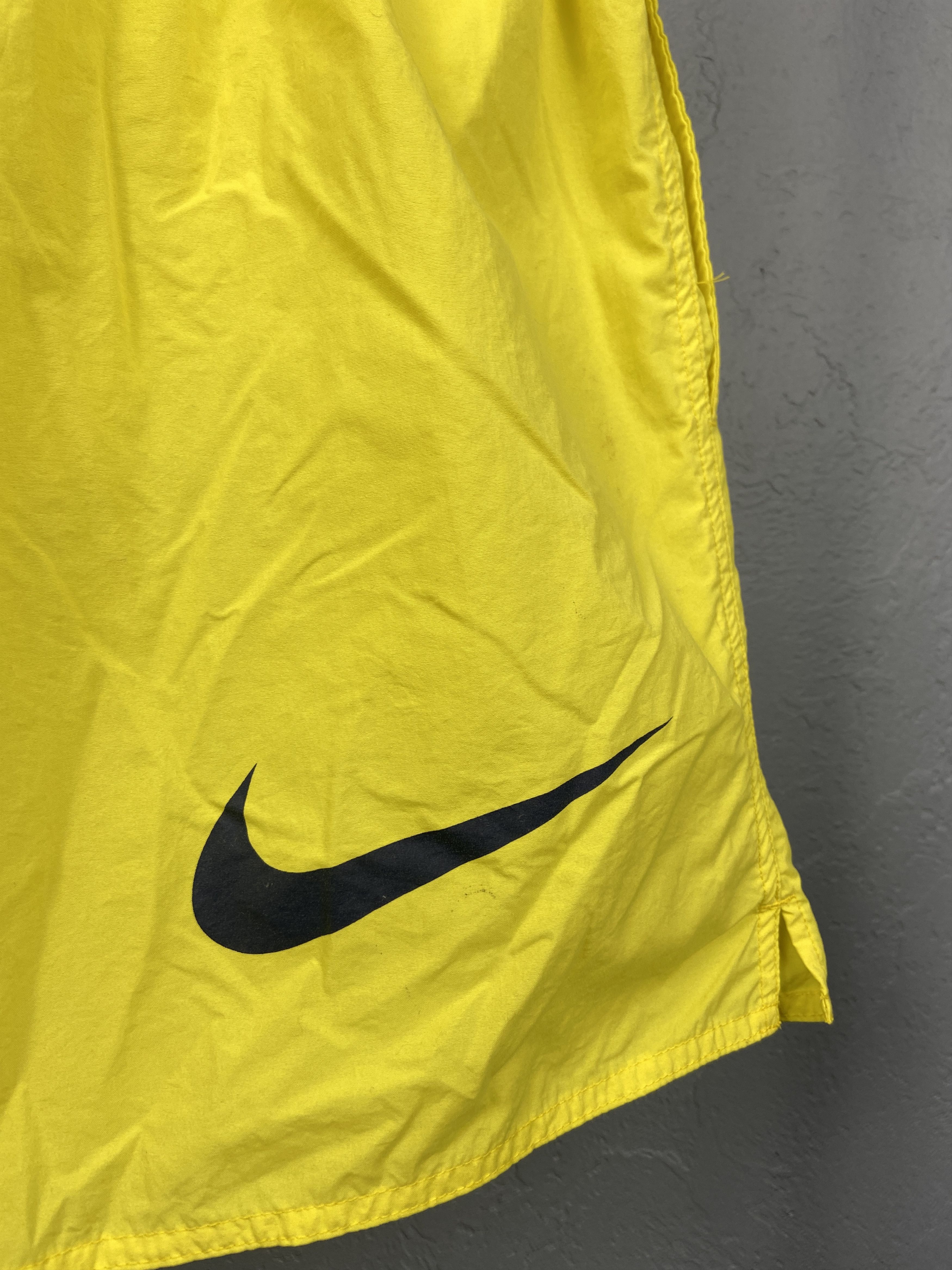 Nike Nike 90s Vintage Mens Nylon Shorts Size US 32 / EU 48 - 2 Thumbnail