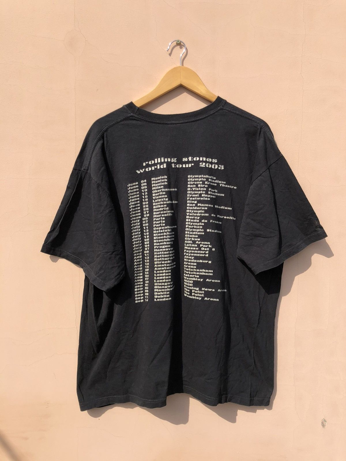 Band Tees Vintage 2003 The Rolling Stones World Tour Black Tee Size US XXL / EU 58 / 5 - 2 Thumbnail