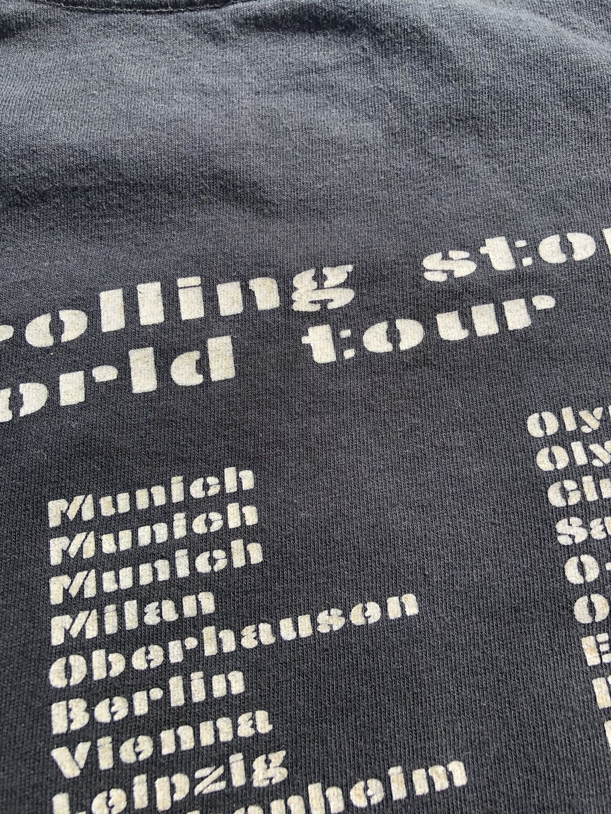 Band Tees Vintage 2003 The Rolling Stones World Tour Black Tee Size US XXL / EU 58 / 5 - 11 Thumbnail