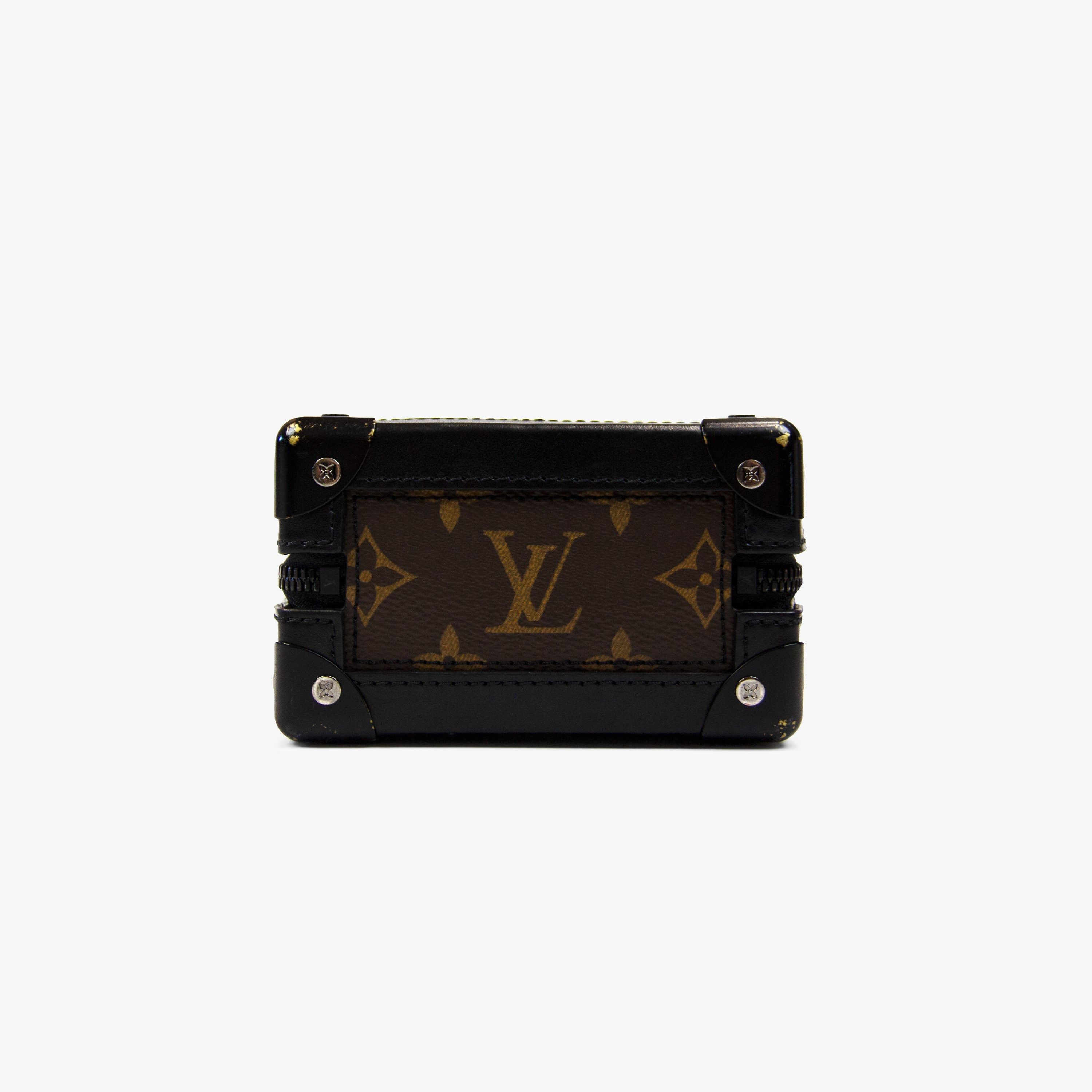 Louis Vuitton LOUIS VUITTON 3D LOGO VERTICAL SOFT TRUNK Size ONE SIZE - 6 Thumbnail