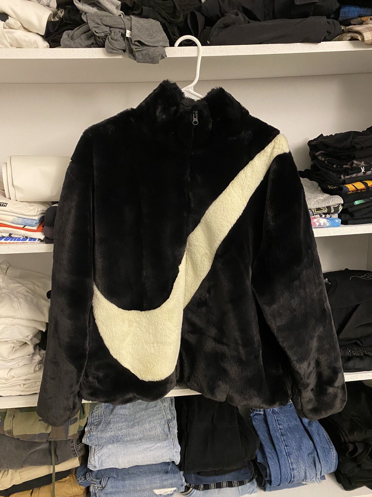 Nike Nike Faux Fur Swoosh Jacket Size US S / EU 44-46 / 1 - 1 Preview