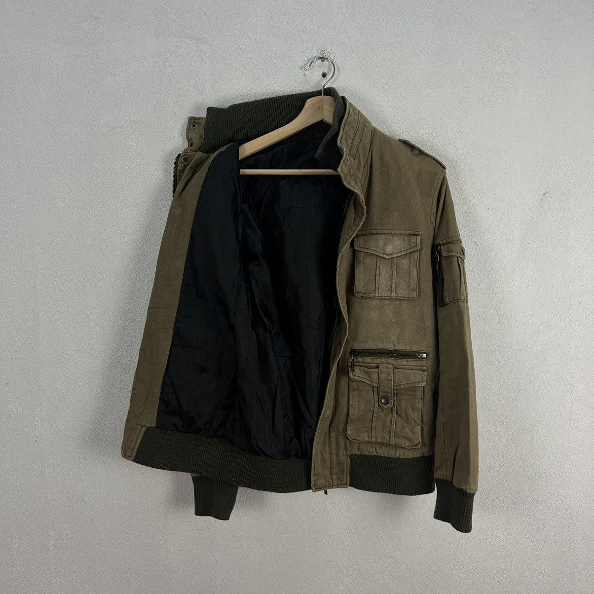 Japanese Brand VINTAGE V-MEN MULTI POCKET CARGO JACKET JAPAN MADE Size US L / EU 52-54 / 3 - 10 Thumbnail