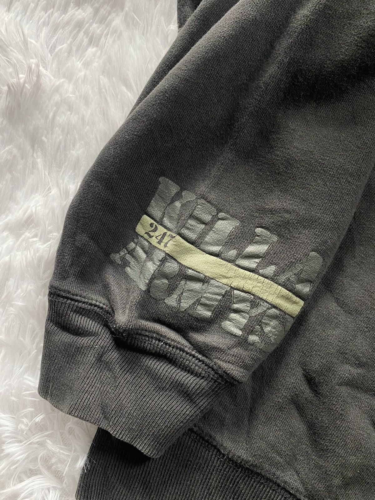 Japanese Brand × Vintage Invinciblearmuda Sweatshirt Size US M / EU 48-50 / 2 - 3 Thumbnail