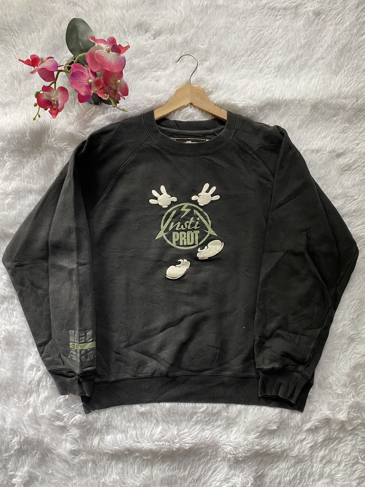 Japanese Brand × Vintage Invinciblearmuda Sweatshirt Size US M / EU 48-50 / 2 - 1 Thumbnail