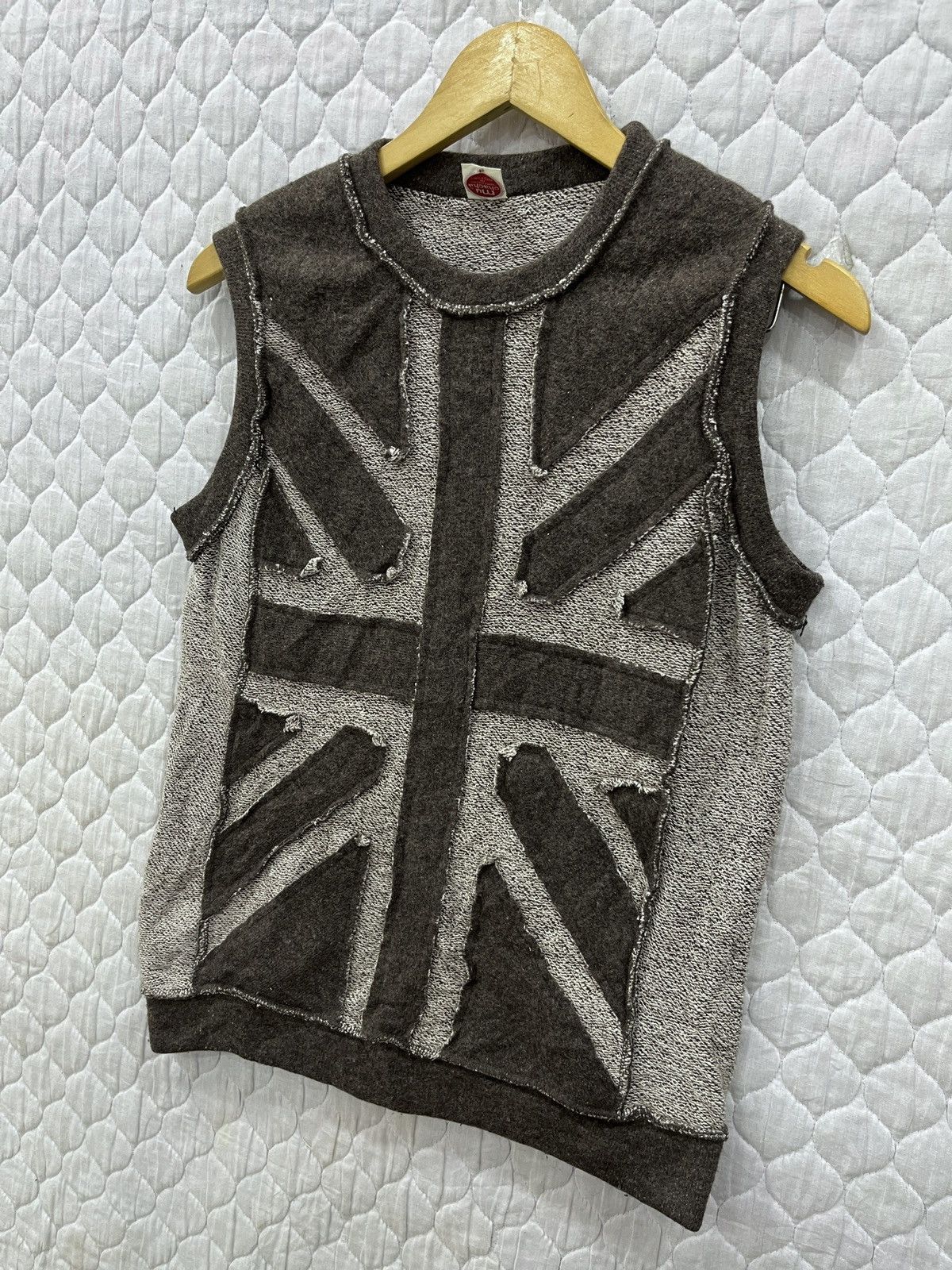 Japanese Brand MUCHACHA INC BRITISH FLAG SLEEVELESS SWEATSHIRT Size US M / EU 48-50 / 2 - 2 Thumbnail