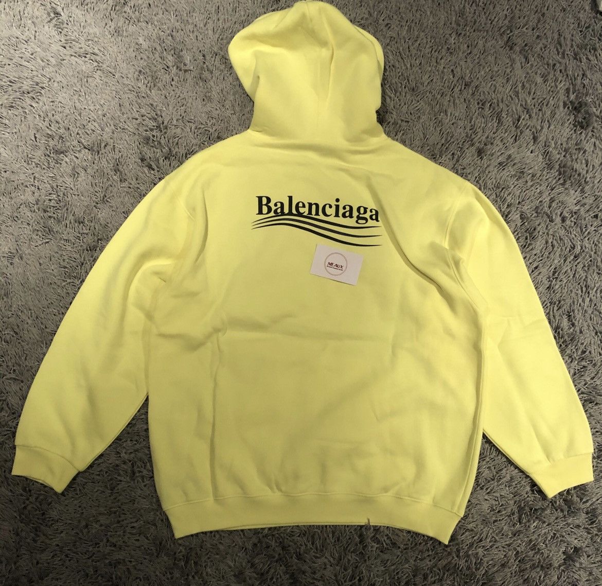image of Balenciaga Bb Campaign Hoodie Logo Xs Interlock in Yellow, Men's