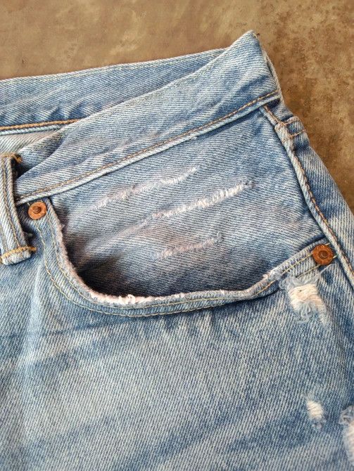 Levi's × Vintage Vintage Levis 501 Light Wash Distressed Jeans 33x30 Size US 33 - 9 Thumbnail