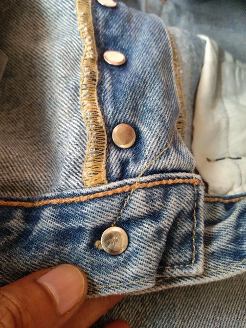 Levi's × Vintage Vintage Levis 501 Light Wash Distressed Jeans 33x30 Size US 33 - 11 Thumbnail