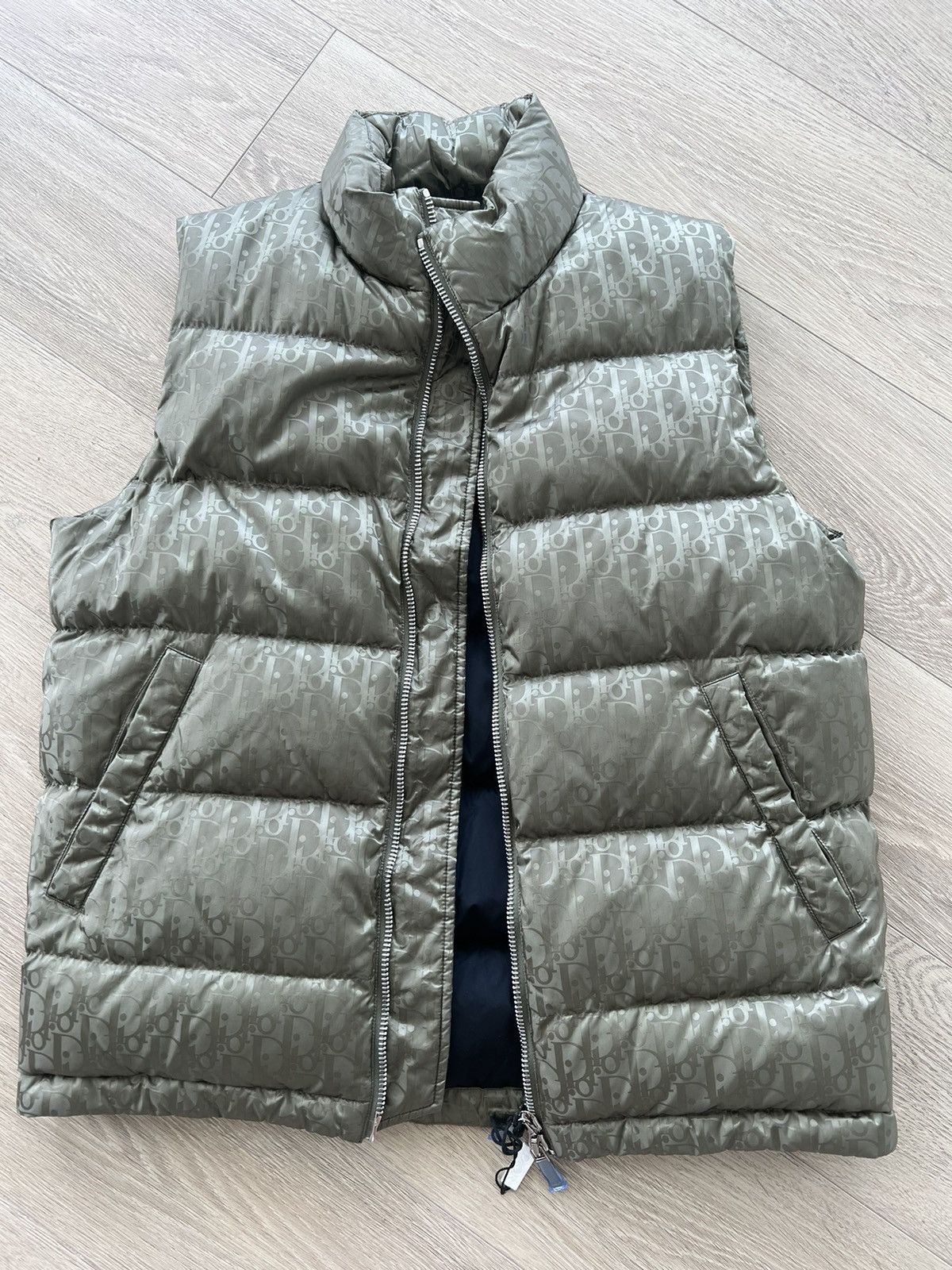 Army green Dior vest