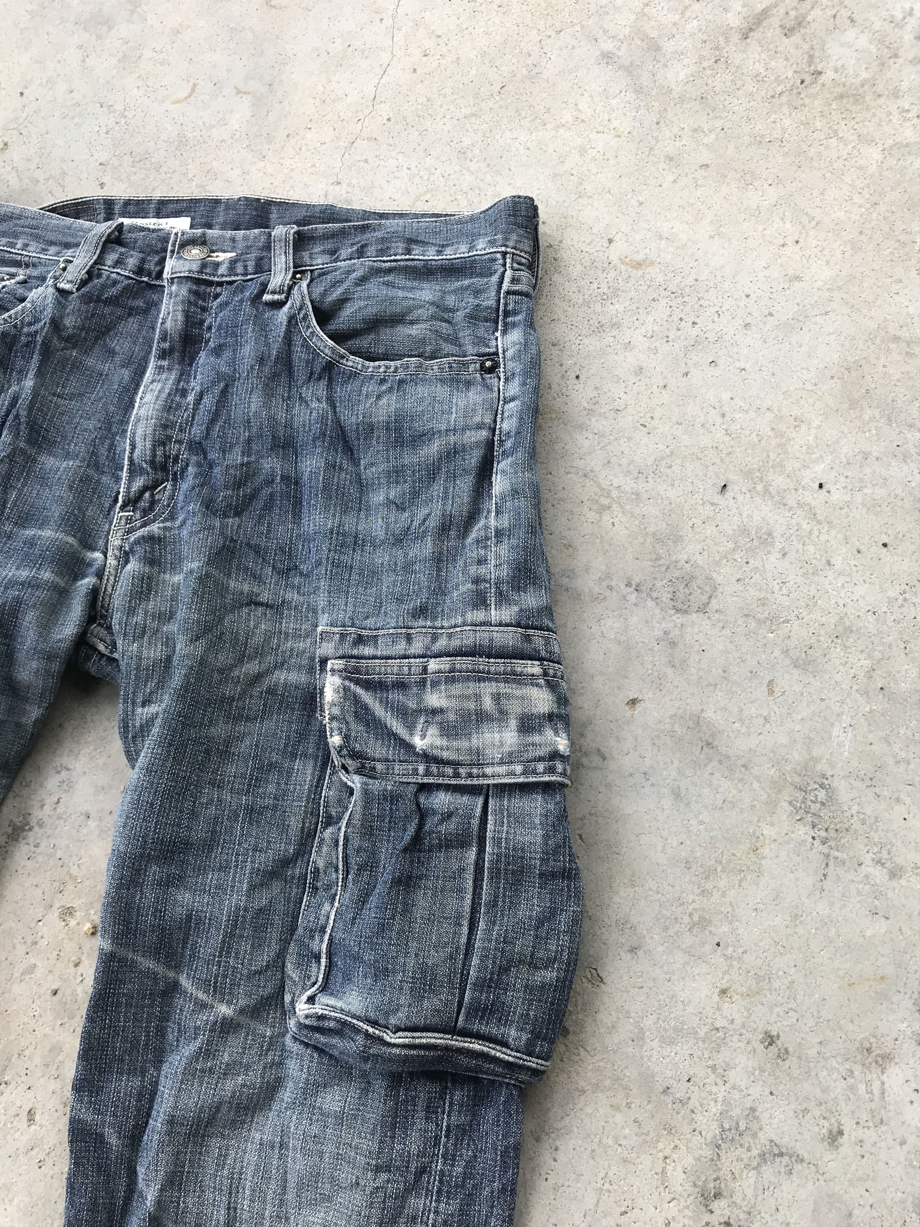 Levi's Levis dark blue denim cargo pants Size US 30 / EU 46 - 2 Thumbnail