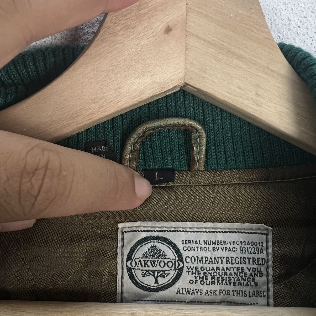 Japanese Brand VINTAGE OAKWOOD LEATHER VARSITY BOMBER JACKET BIG LOGO Size US L / EU 52-54 / 3 - 14 Thumbnail