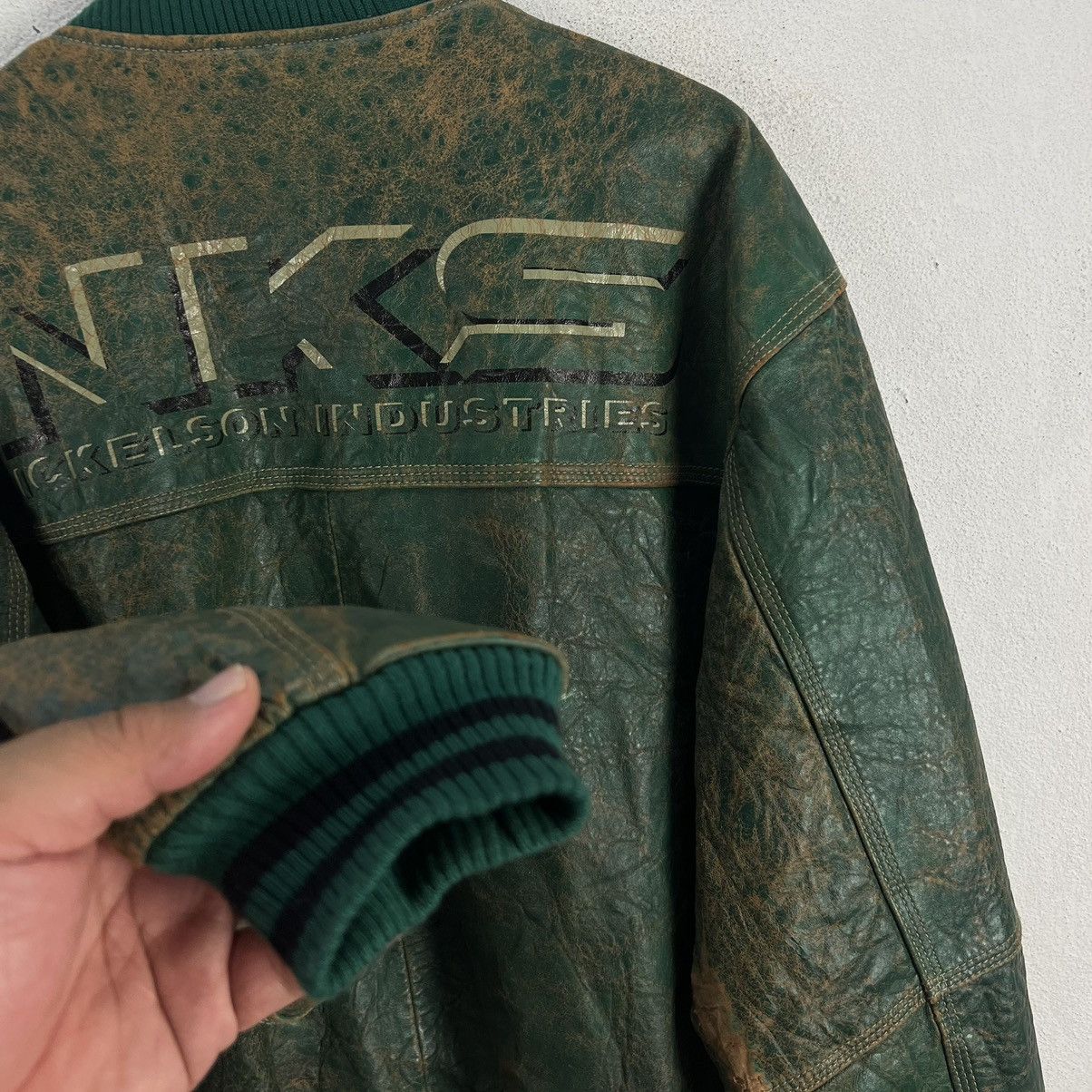 Japanese Brand VINTAGE OAKWOOD LEATHER VARSITY BOMBER JACKET BIG LOGO Size US L / EU 52-54 / 3 - 11 Thumbnail