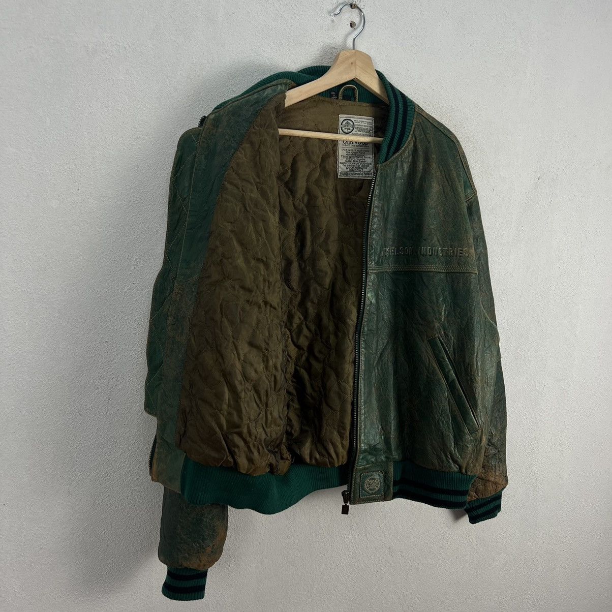 Japanese Brand VINTAGE OAKWOOD LEATHER VARSITY BOMBER JACKET BIG LOGO Size US L / EU 52-54 / 3 - 13 Thumbnail