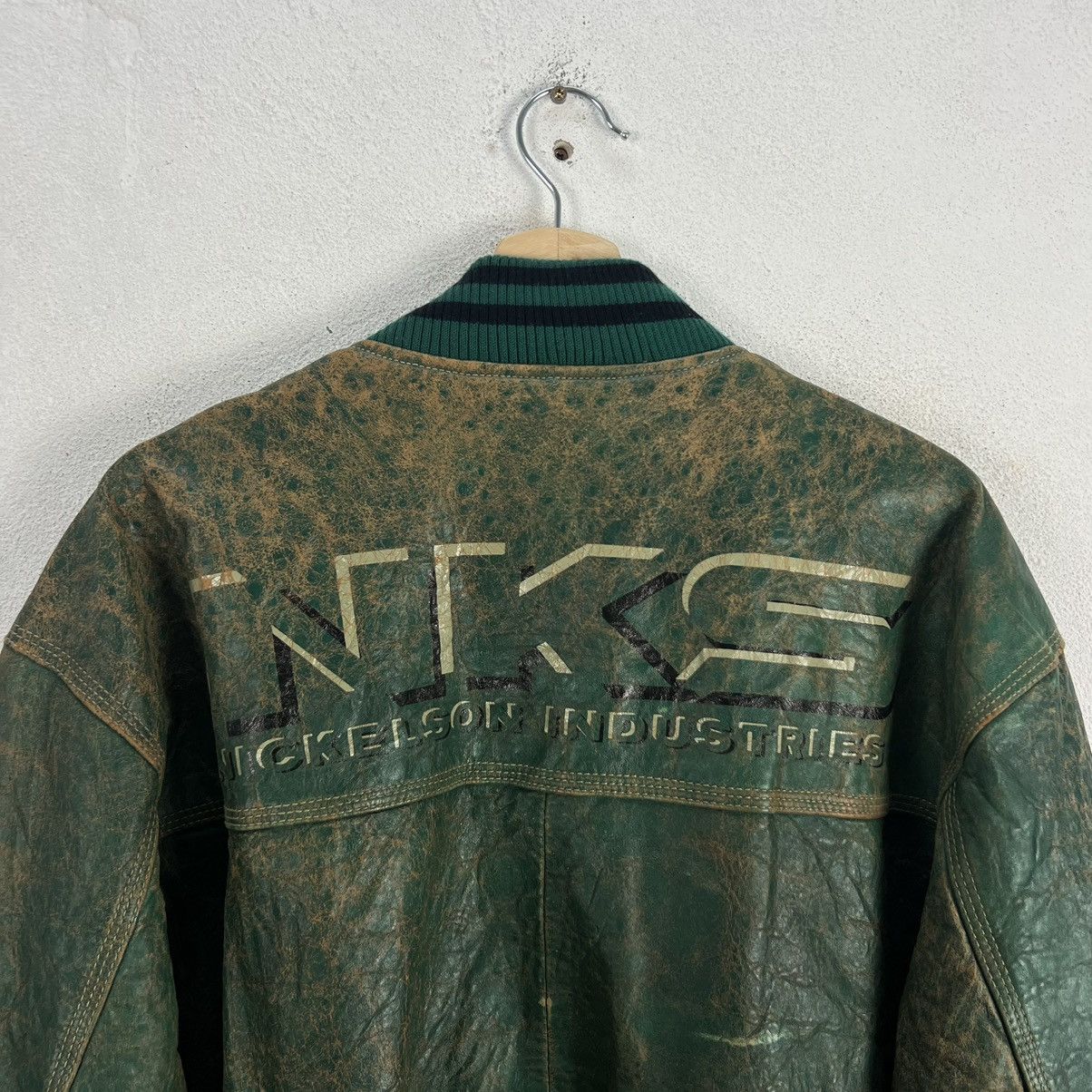 Japanese Brand VINTAGE OAKWOOD LEATHER VARSITY BOMBER JACKET BIG LOGO Size US L / EU 52-54 / 3 - 10 Thumbnail