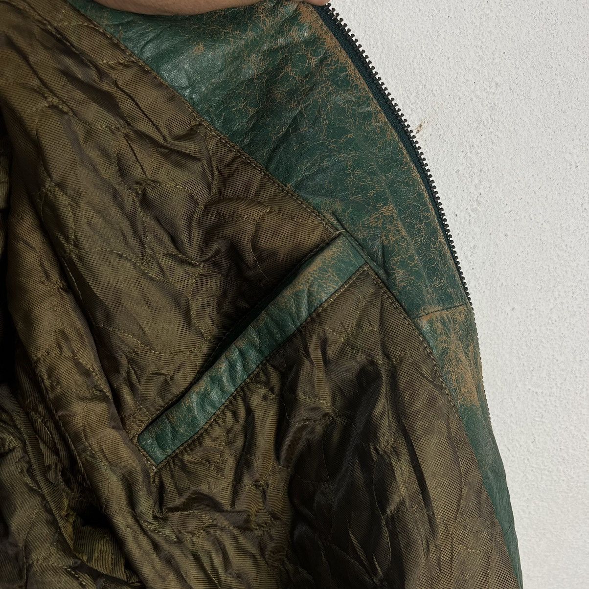 Japanese Brand VINTAGE OAKWOOD LEATHER VARSITY BOMBER JACKET BIG LOGO Size US L / EU 52-54 / 3 - 16 Thumbnail