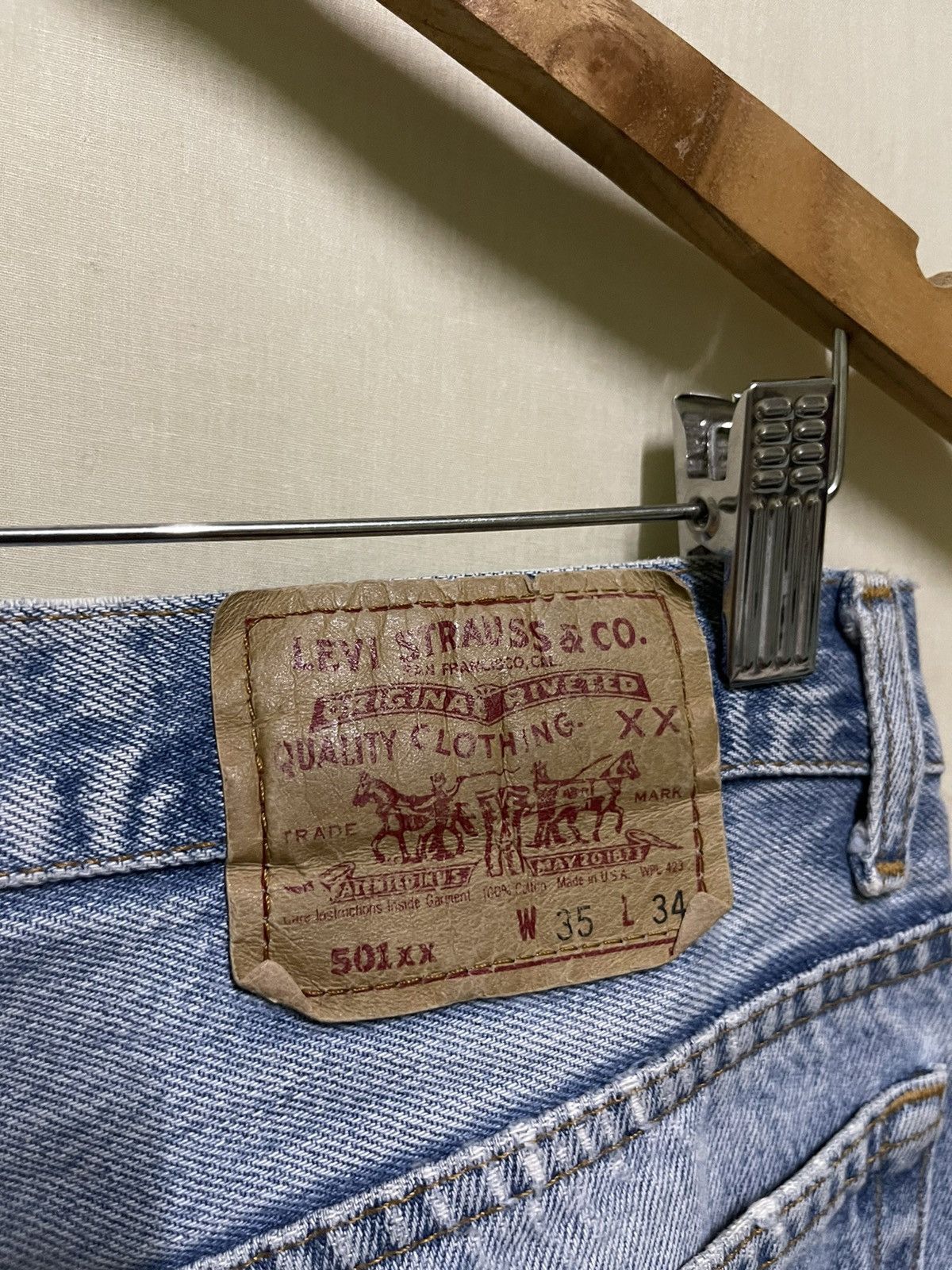 Levi's Vintage Clothing Vintage Thrashed Levis 501 Jeans Size US 33 - 18 Thumbnail