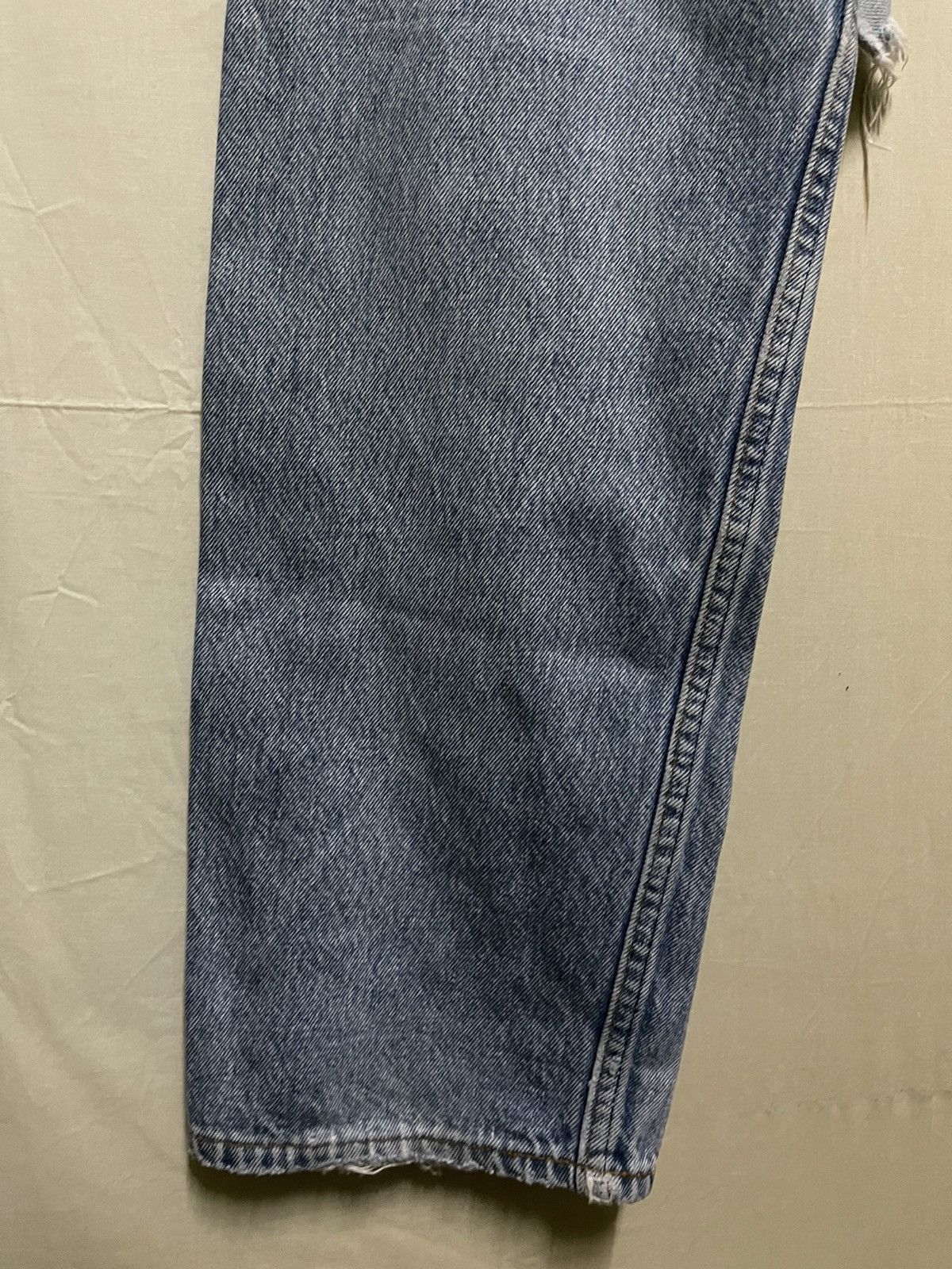 Levi's Vintage Clothing Vintage Thrashed Levis 501 Jeans Size US 33 - 14 Thumbnail