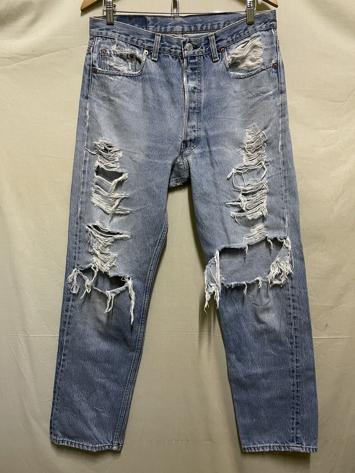 image of Distressed Denim x Levis Vintage Clothing Vintage Thrashed Levis 501 Jeans in Light Wash (Size 33)