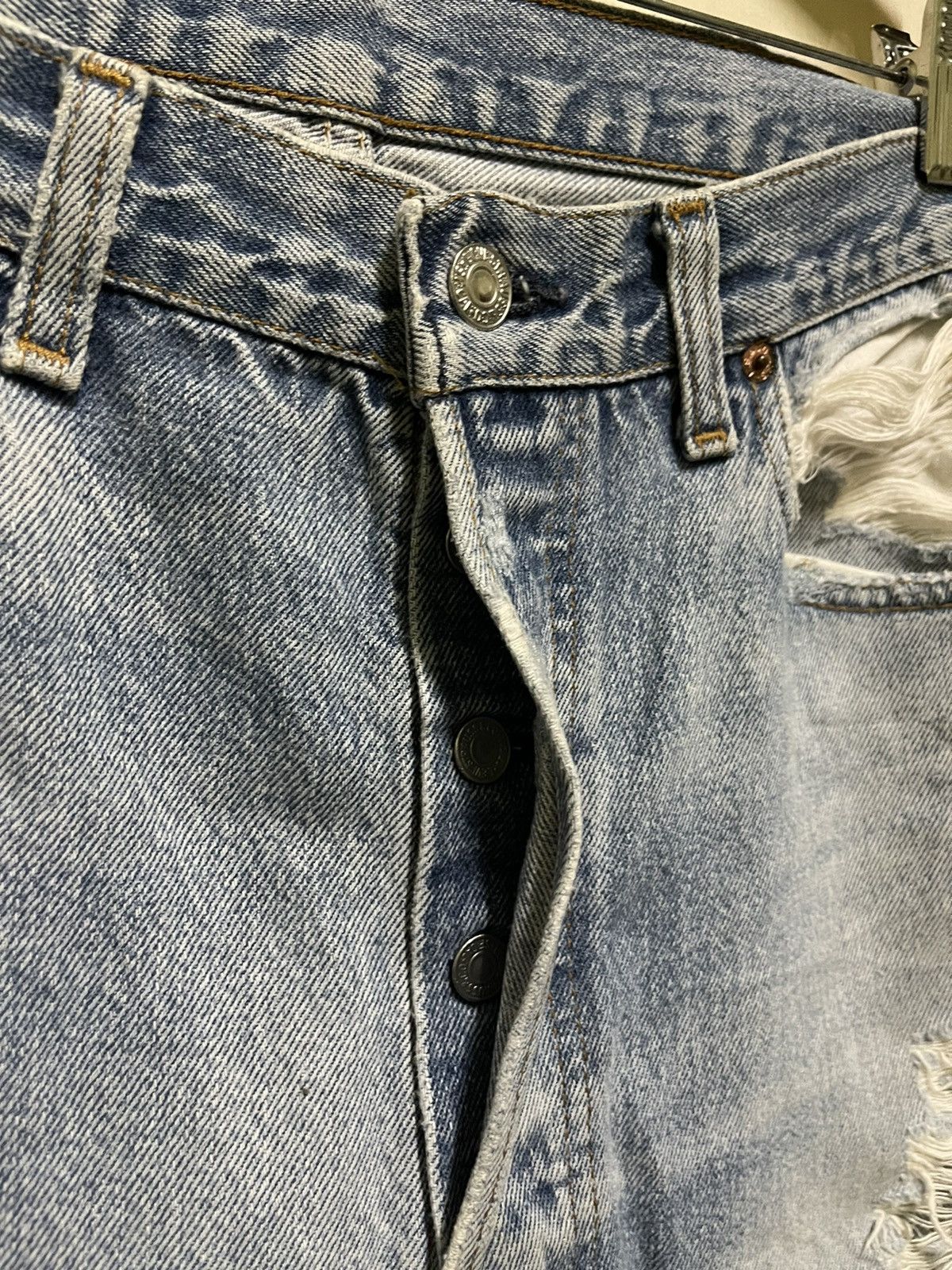 Levi's Vintage Clothing Vintage Thrashed Levis 501 Jeans Size US 33 - 9 Thumbnail