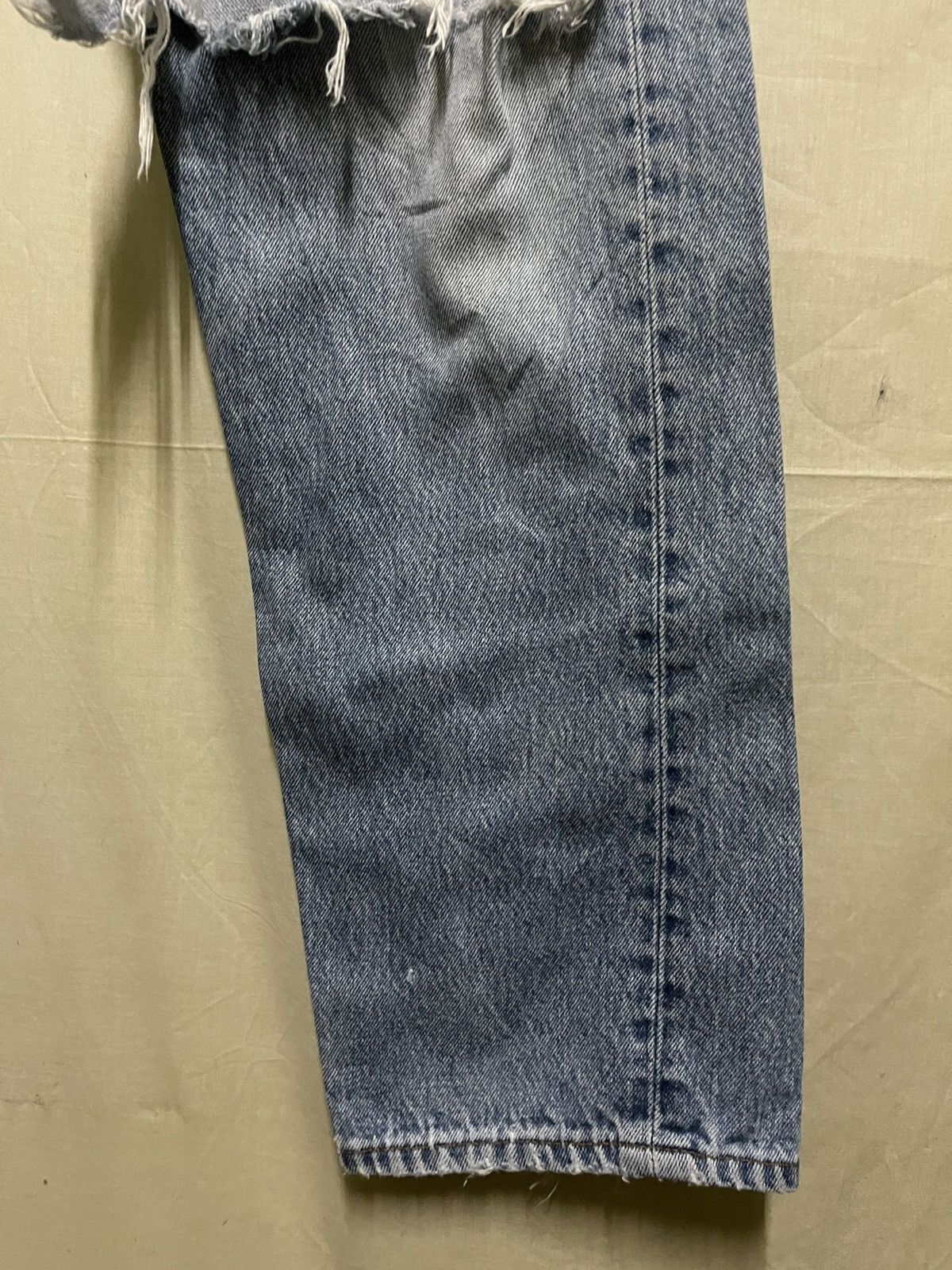 Levi's Vintage Clothing Vintage Thrashed Levis 501 Jeans Size US 33 - 7 Thumbnail