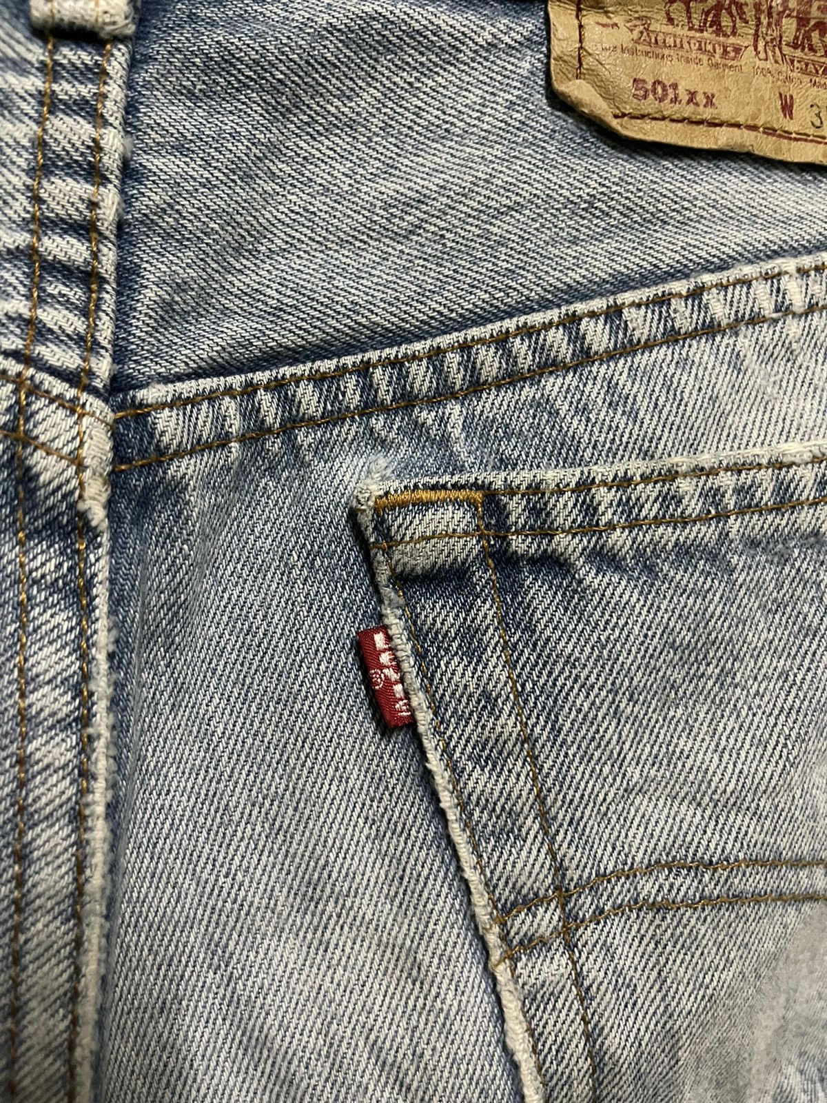 Levi's Vintage Clothing Vintage Thrashed Levis 501 Jeans Size US 33 - 17 Thumbnail