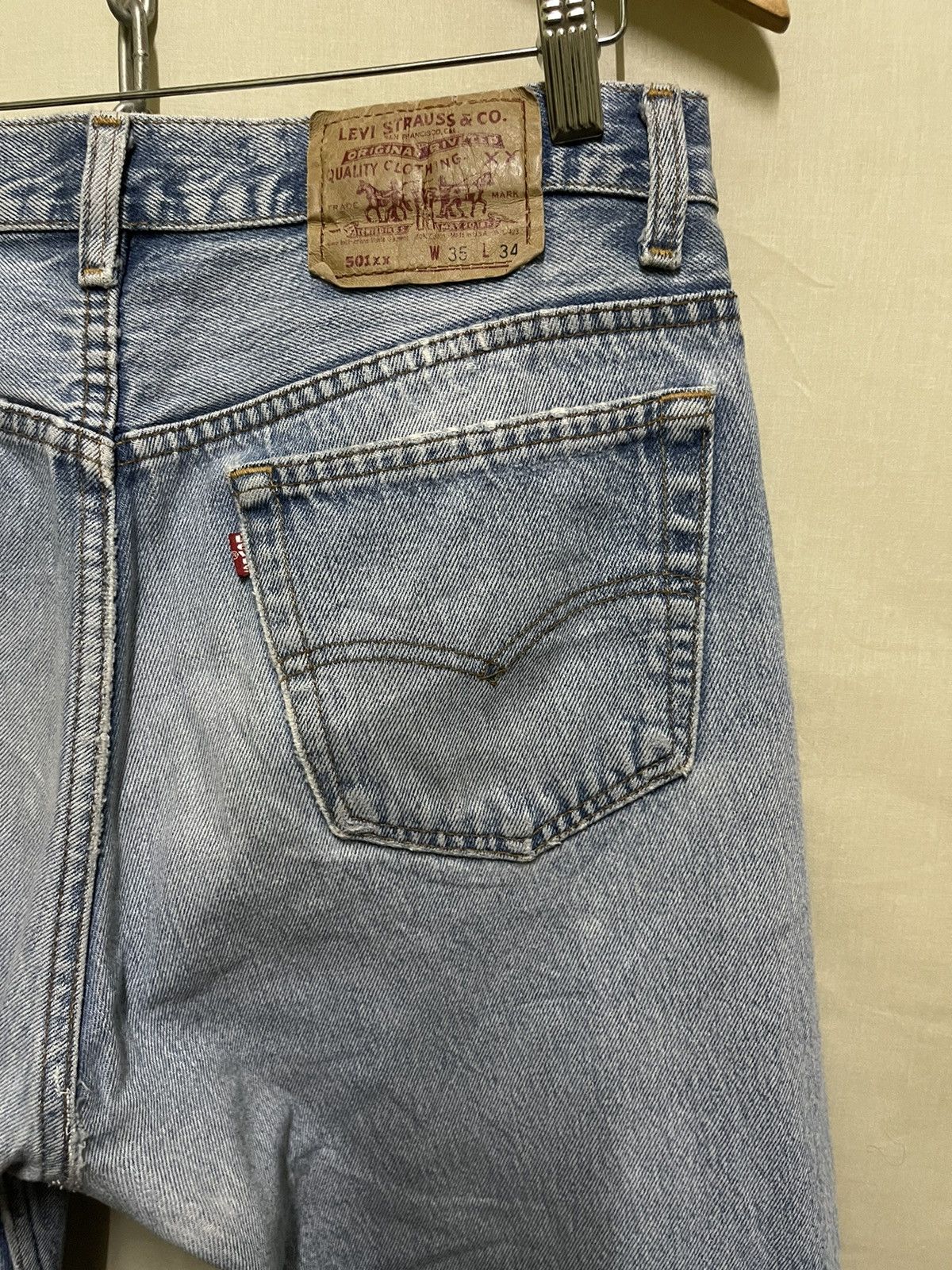 Levi's Vintage Clothing Vintage Thrashed Levis 501 Jeans Size US 33 - 15 Thumbnail
