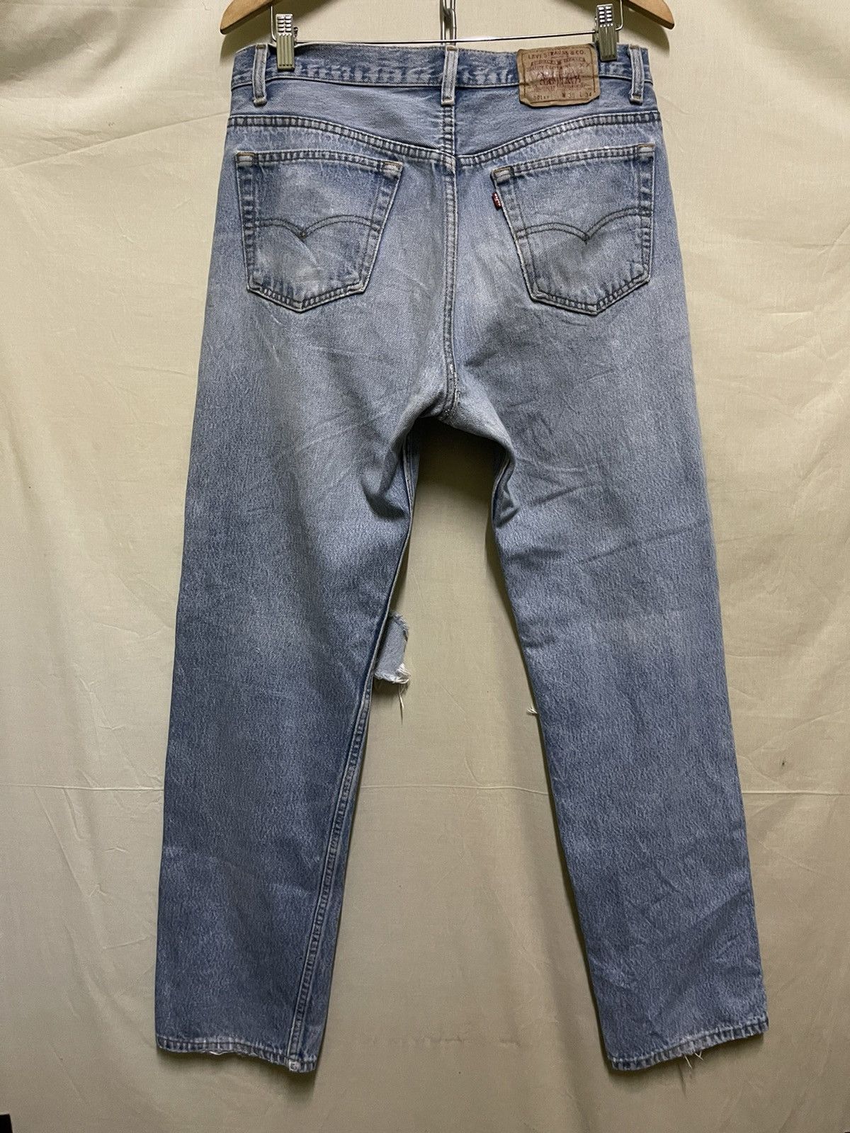 Levi's Vintage Clothing Vintage Thrashed Levis 501 Jeans Size US 33 - 12 Thumbnail