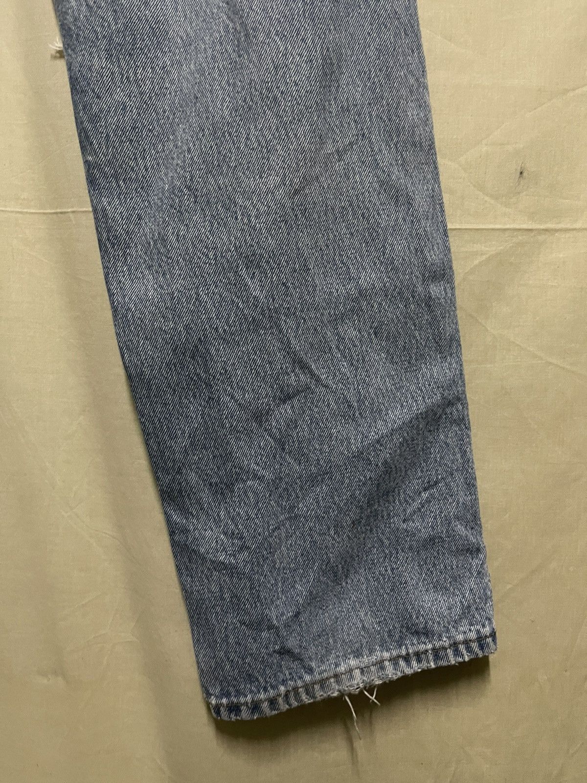 Levi's Vintage Clothing Vintage Thrashed Levis 501 Jeans Size US 33 - 16 Thumbnail