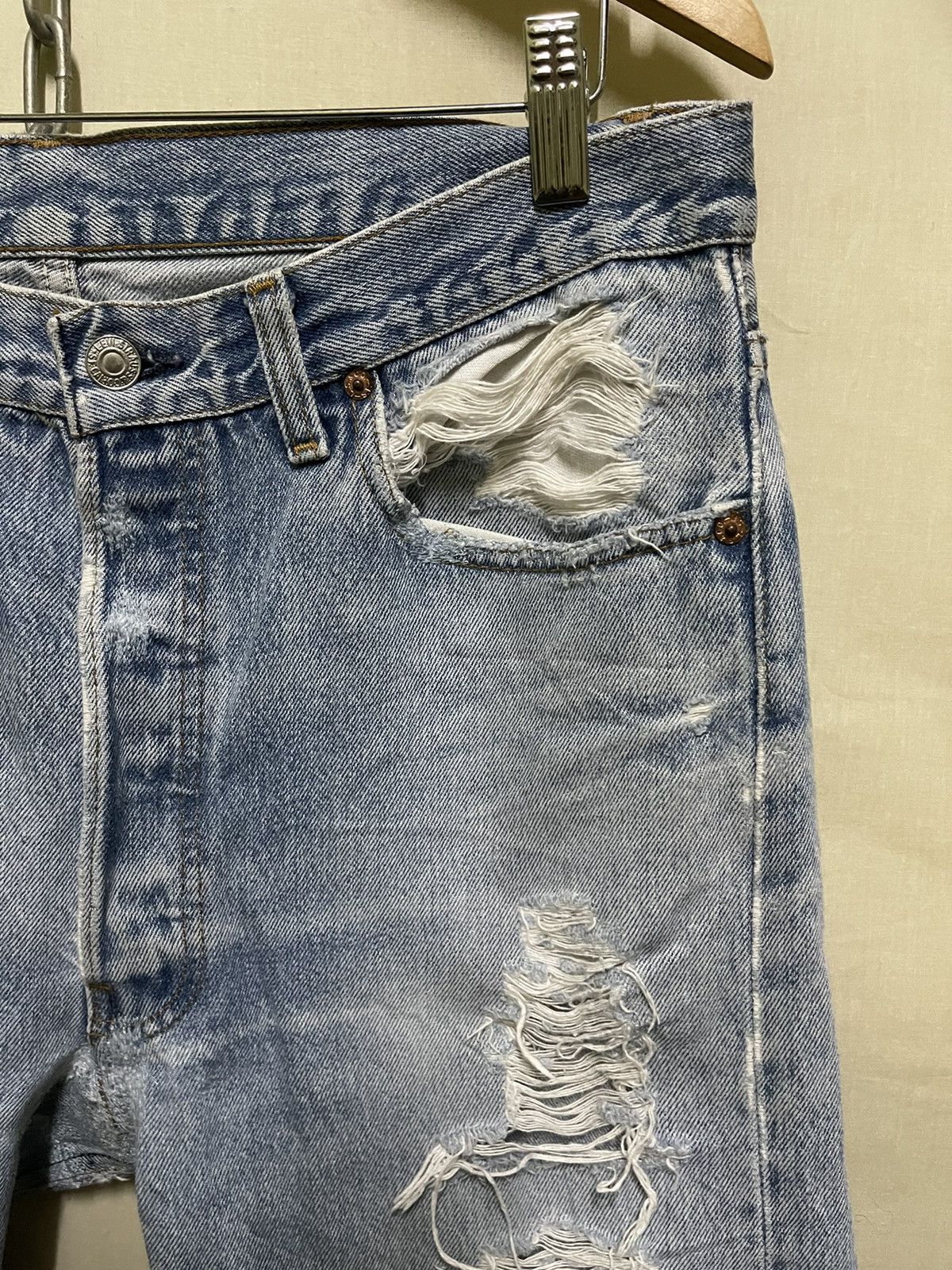 Levi's Vintage Clothing Vintage Thrashed Levis 501 Jeans Size US 33 - 5 Thumbnail