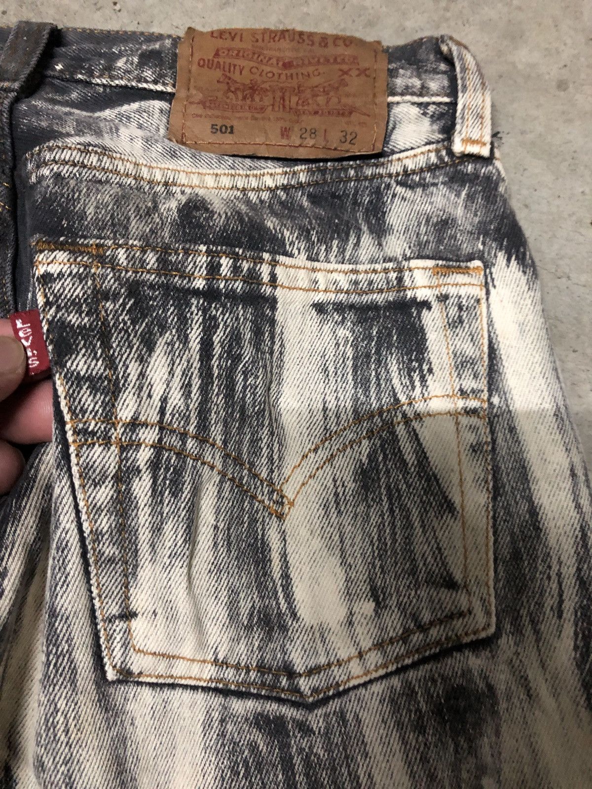 Levi's VINTAGE LEVIS DYE UNIQUE DENIM JEANS Size US 28 / EU 44 - 6 Thumbnail