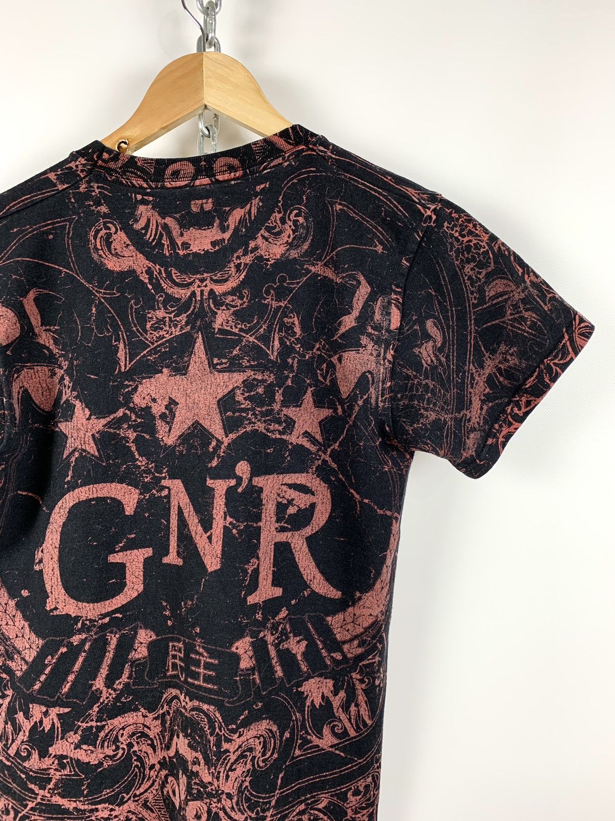 Band Tees Vintage Guns N’ Roses All Over Print T-Shirt Size US S / EU 44-46 / 1 - 8 Thumbnail