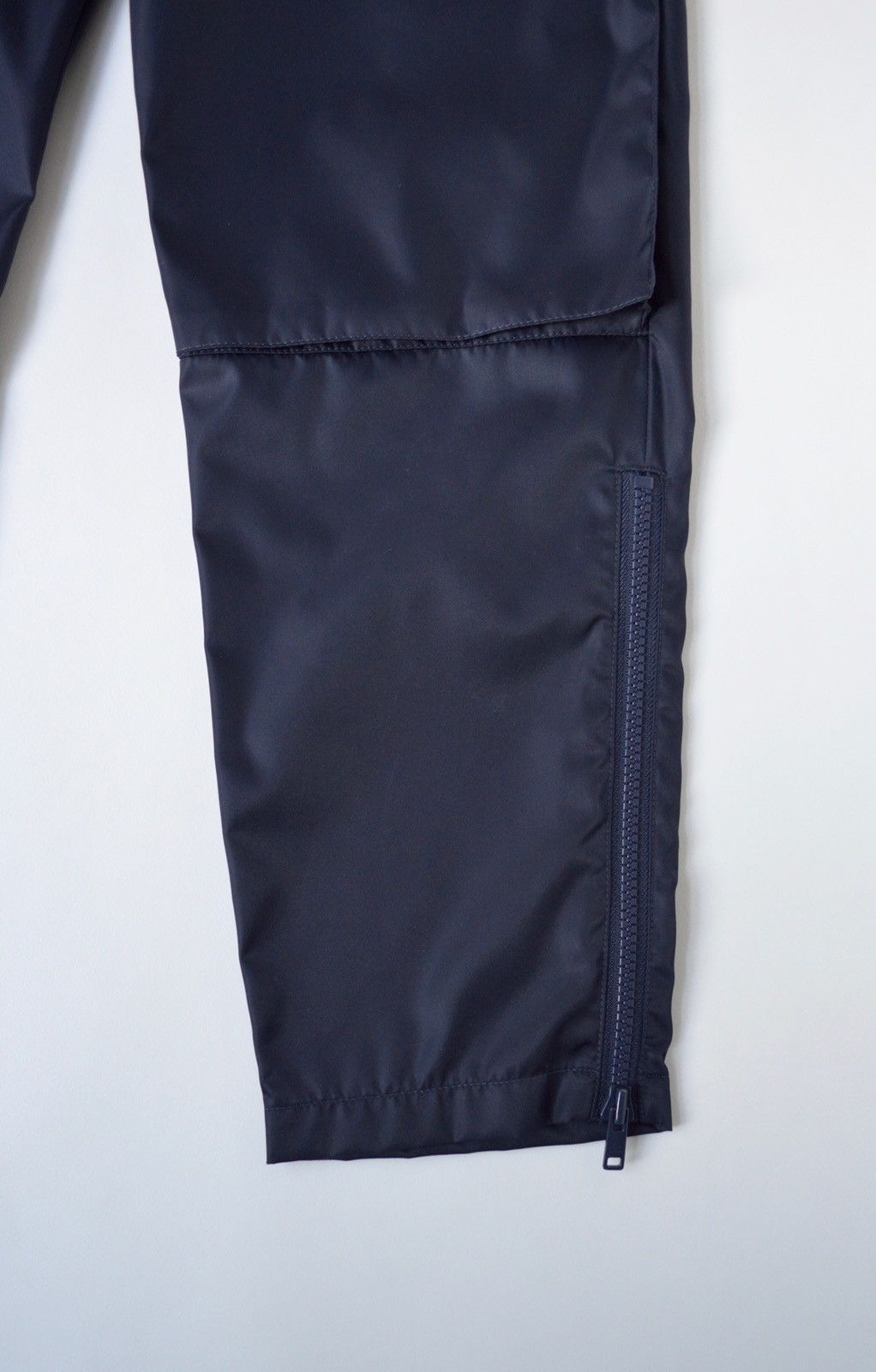 Prada A/W 19 Dark Blue Nylon Astro Pants Size US 34 / EU 50 - 6 Thumbnail