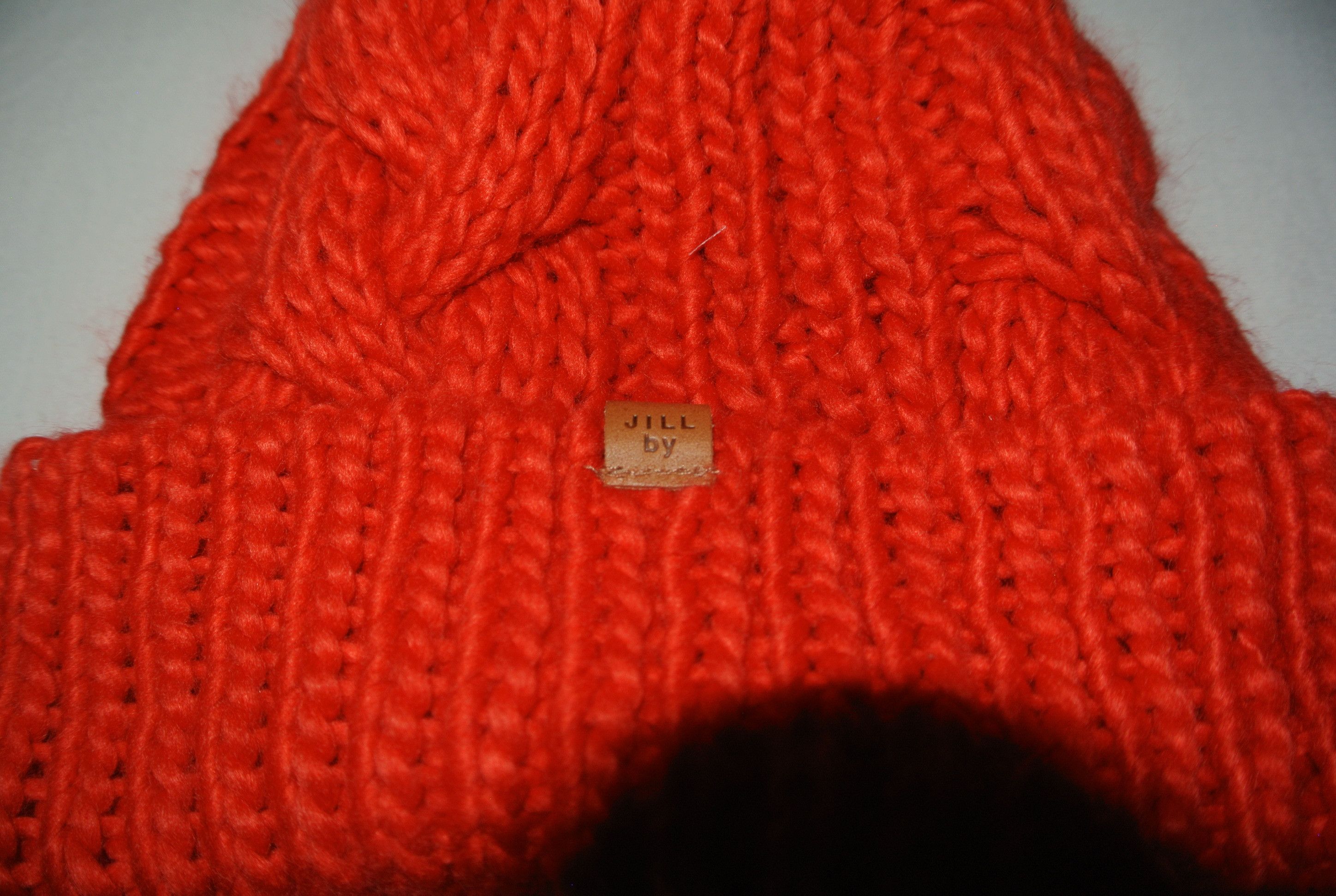 Jil Stuart H47 Jil Stuart Red Beanie double lined wool duvet NEW Size ONE SIZE - 3 Thumbnail