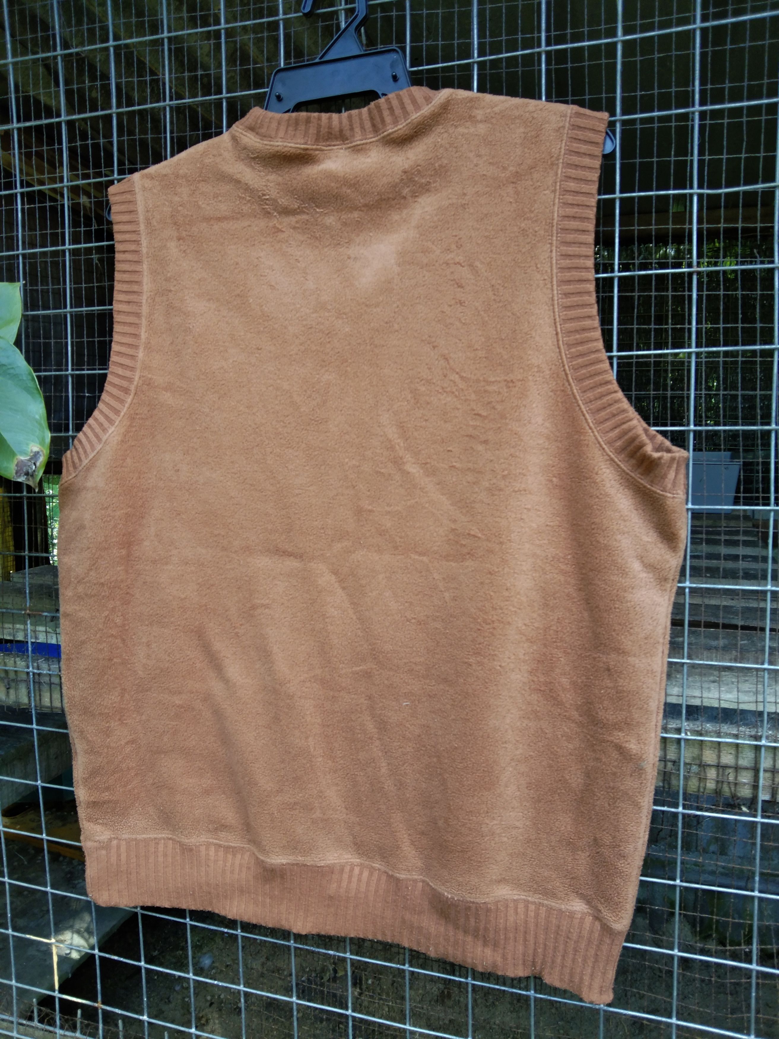 Japanese Brand × Uniqlo UNIQLO MEN'S FLEECE SLEEVELESS SHIRT Size US XL / EU 56 / 4 - 4 Thumbnail